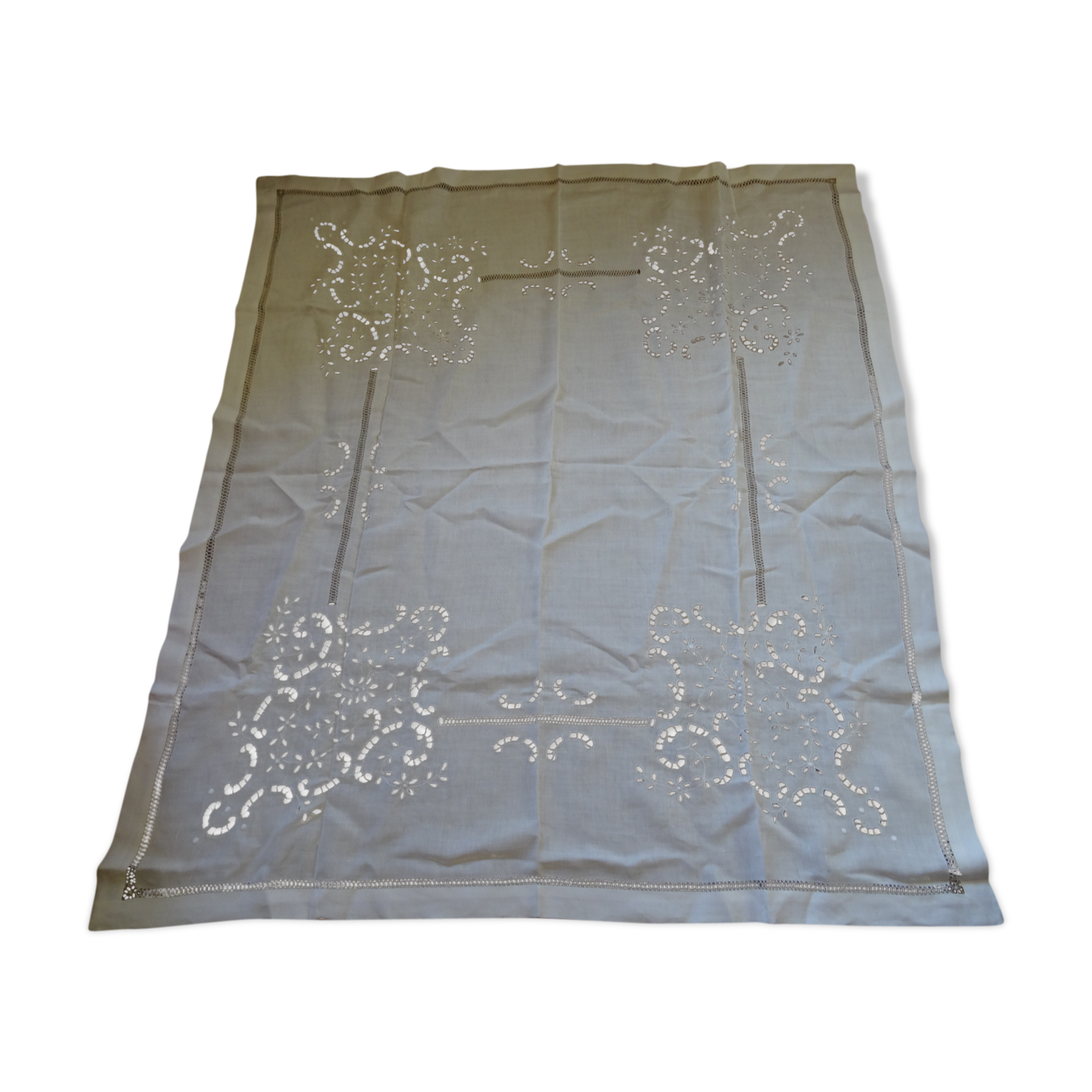 Nappe en lin brodée main