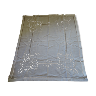 Hand embroidered linen nape