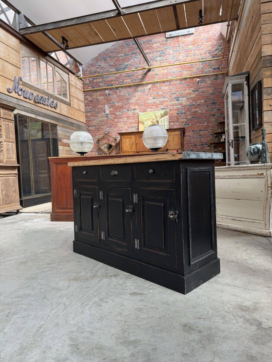 Double-sided furniture from the early 20th century.