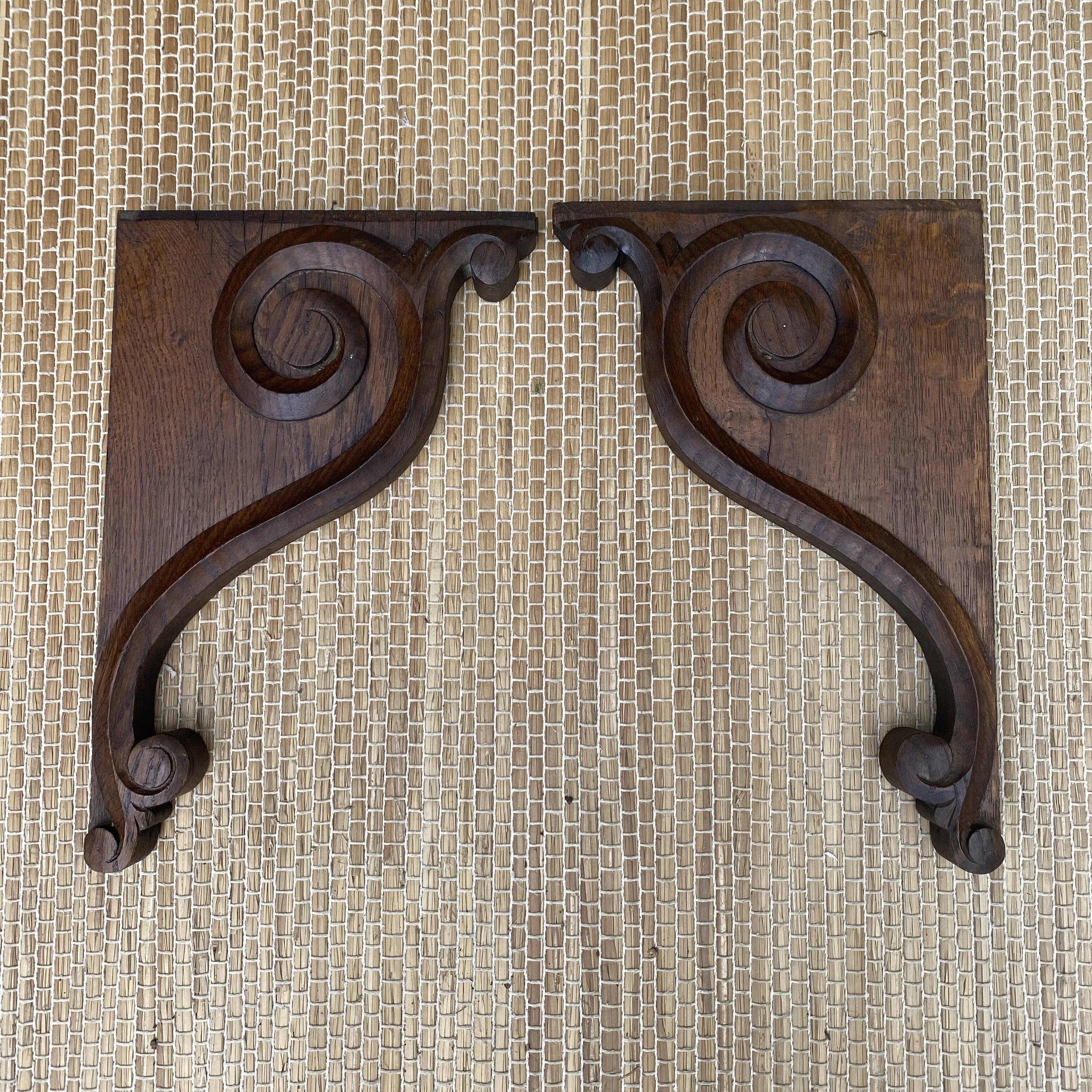 Decorative element, carved wooden wall brackets