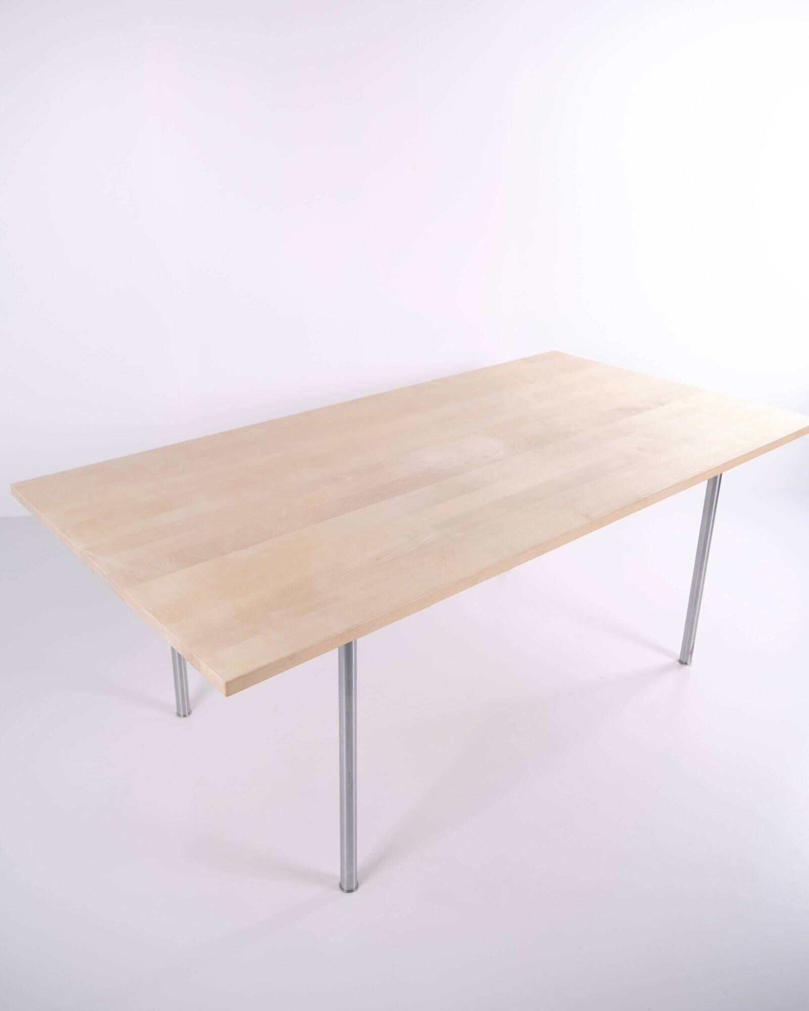 CH318 dining table – Hans J. Wegner – solid beech – extension leaves – Tranekær Møbler