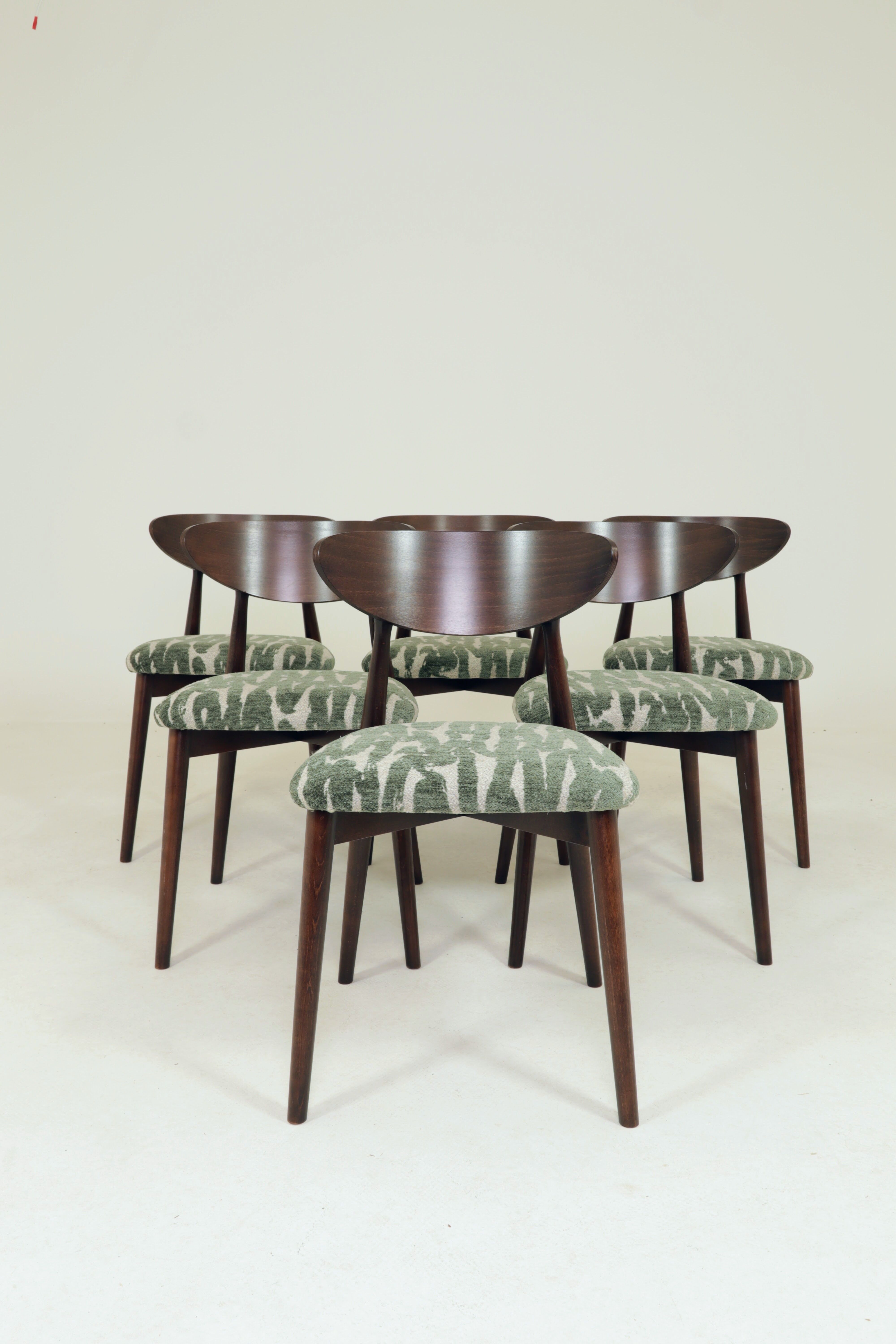 Modern set of 6 dining chairs, jacquard upholstery with patterns.
