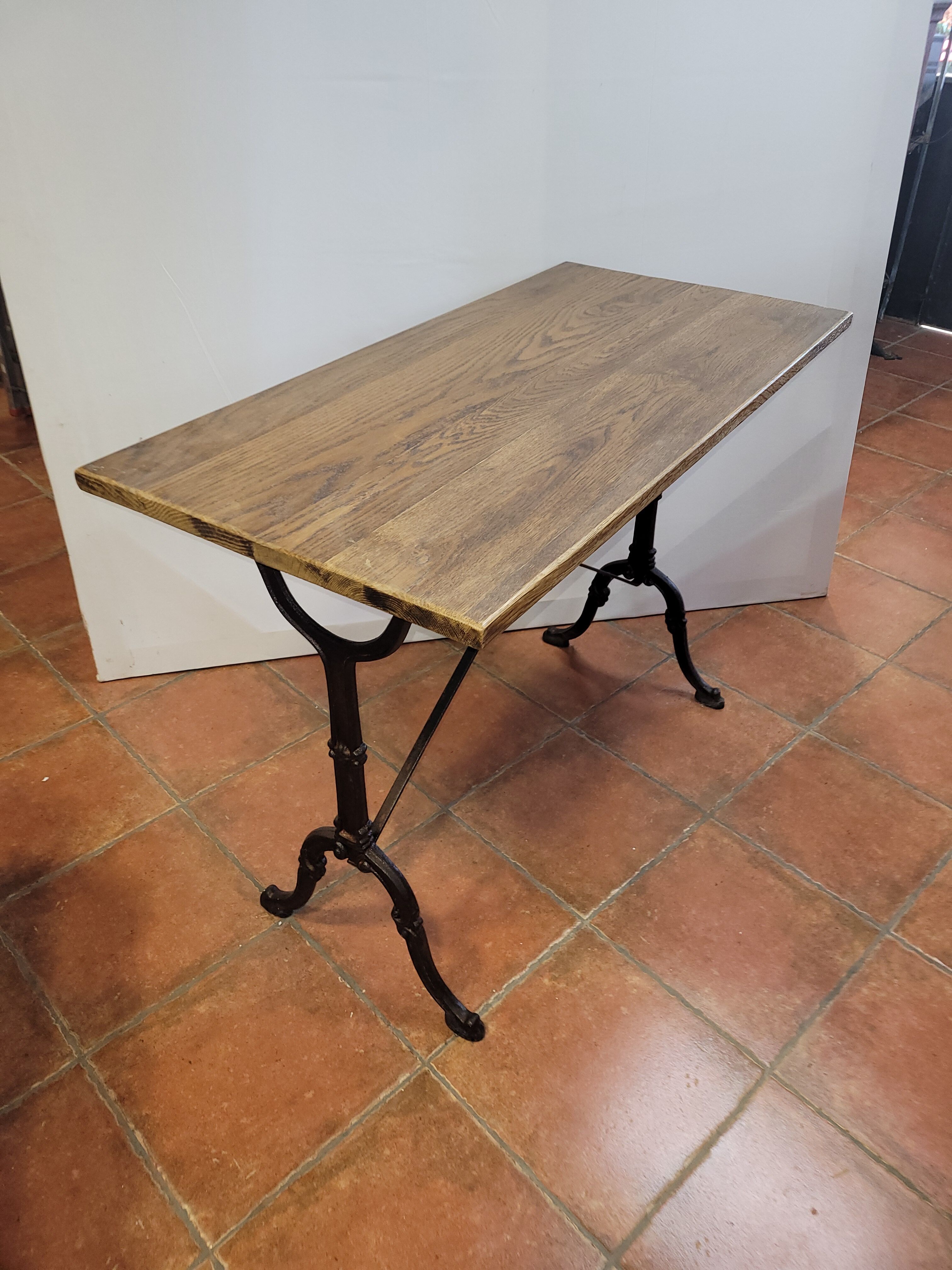 Bistro table Base cast iron over oak