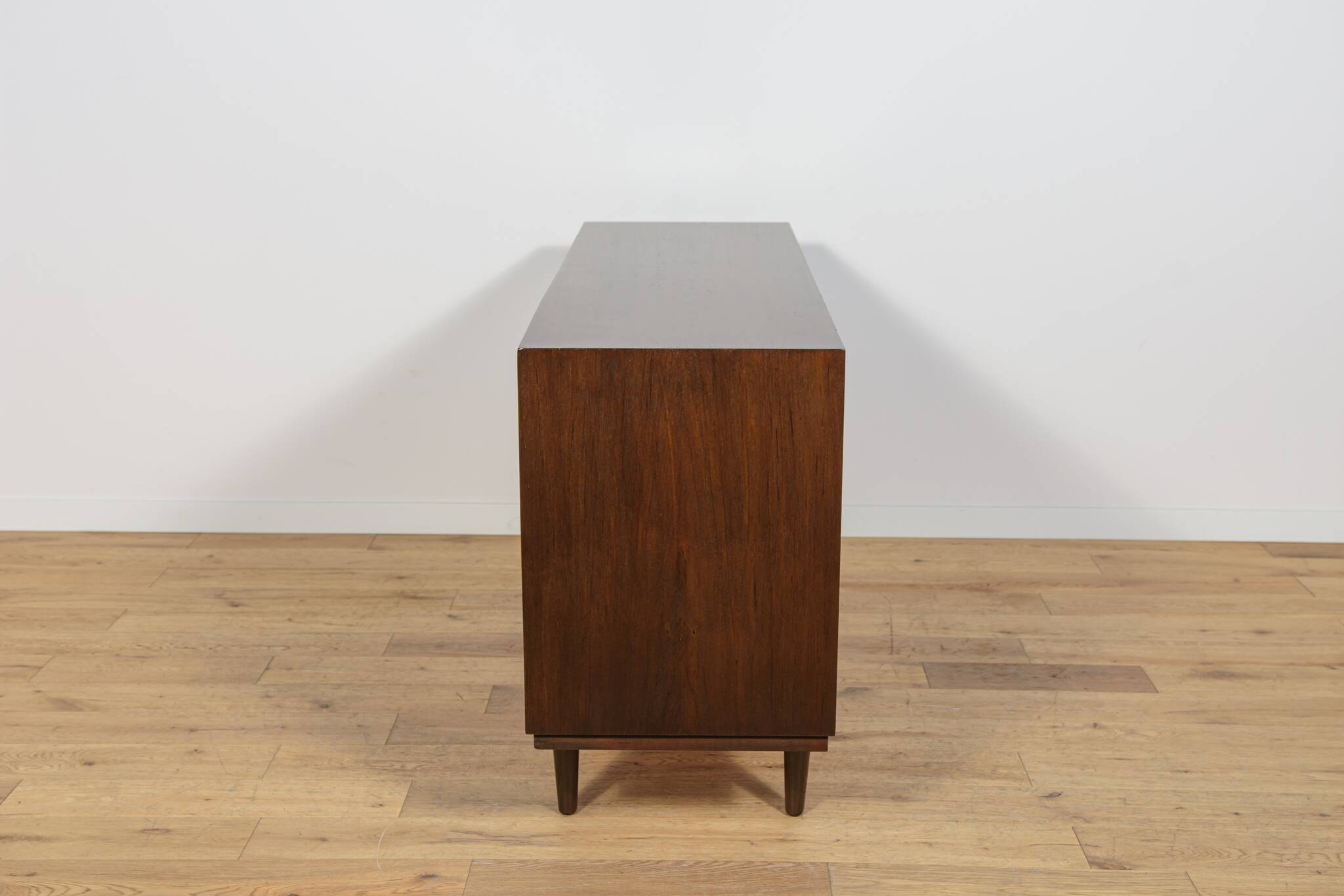 Petit buffet en teck de P. Hundevad pour Hundevad & Co., Danemark, années 1960