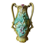Vase art nouveau en barbotine estampillé
