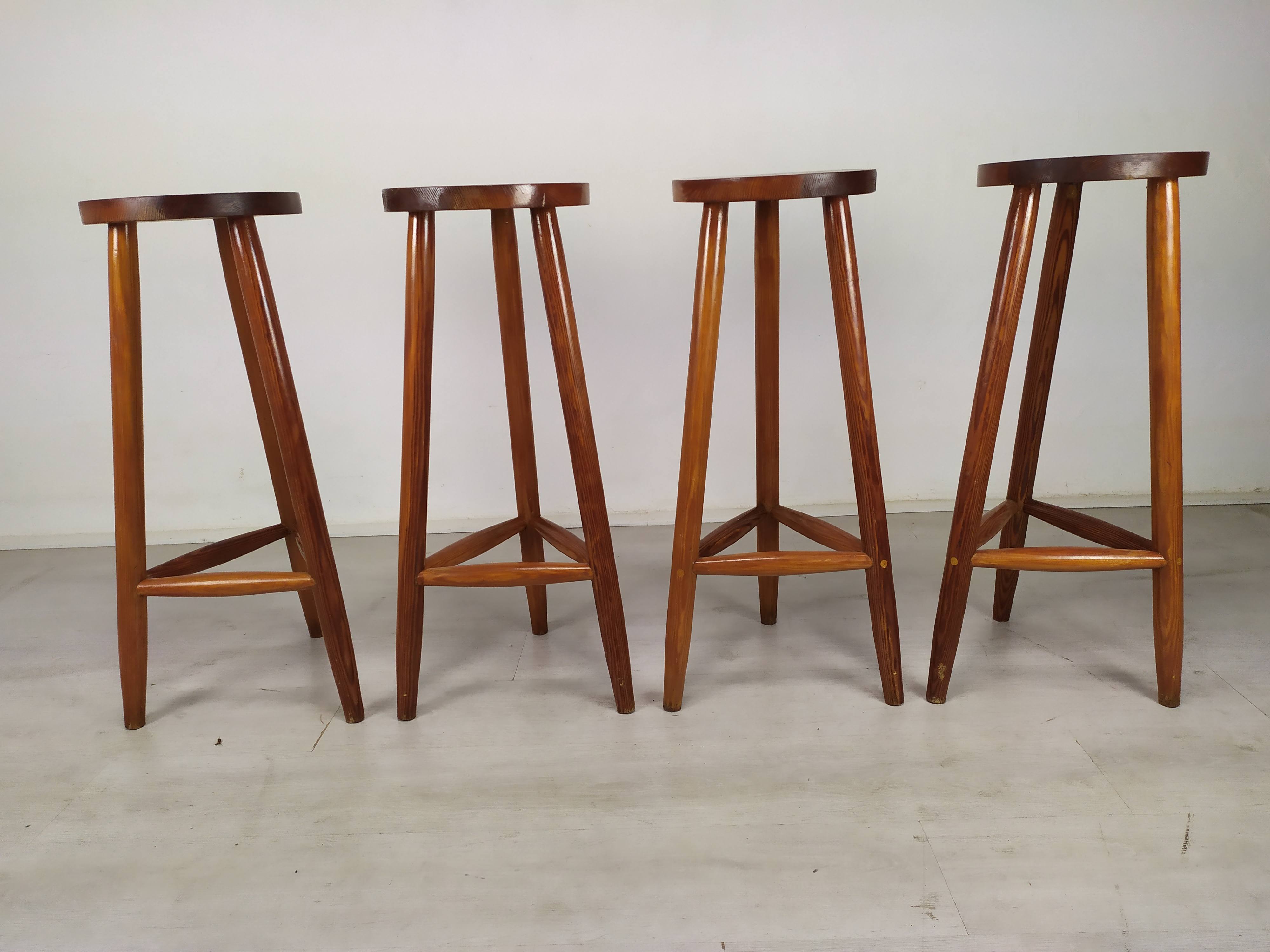Mountain bar stool