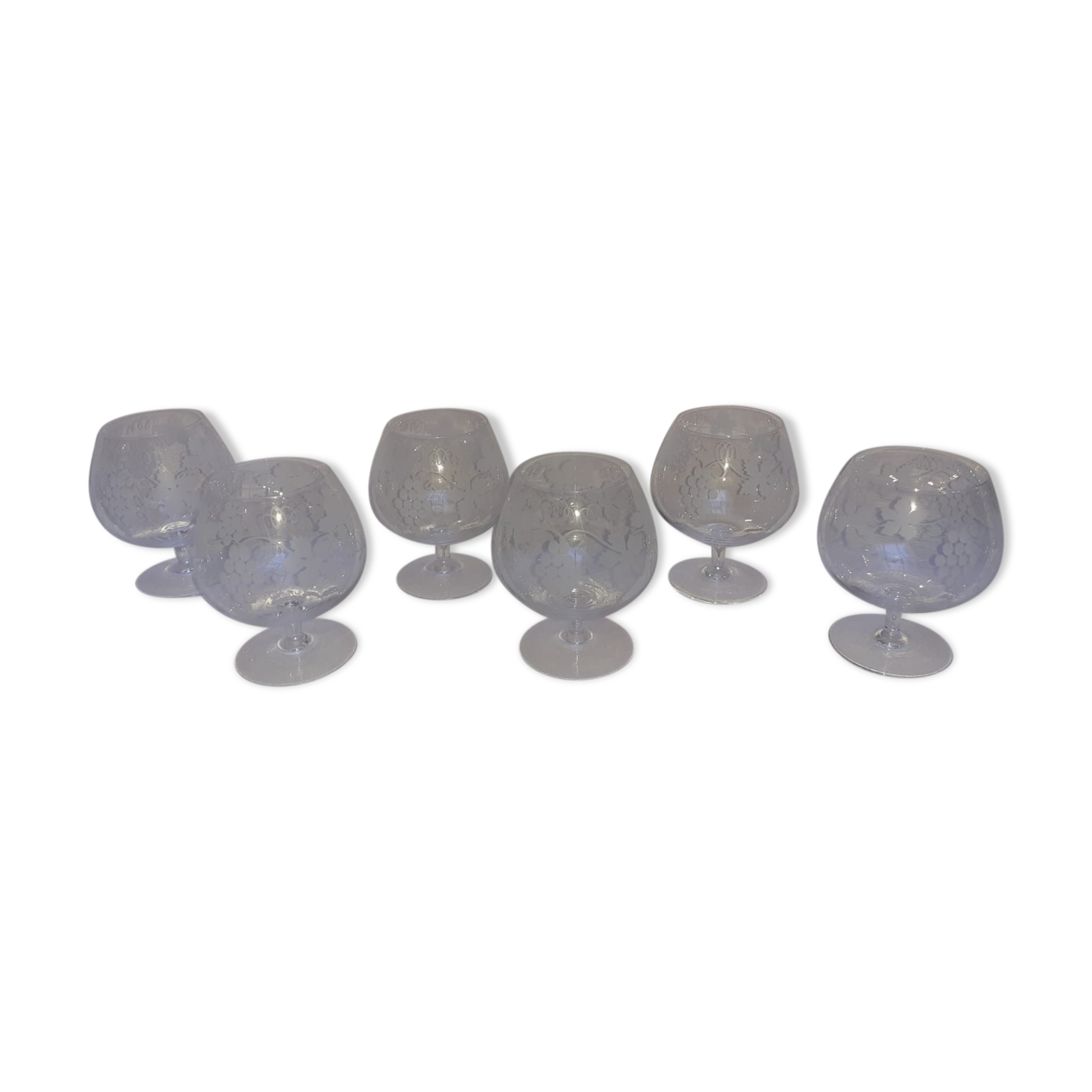 Set of six glasses engraved with crystal grape bunches