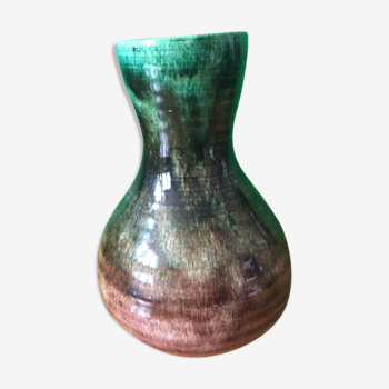 Accolay pottery vase
