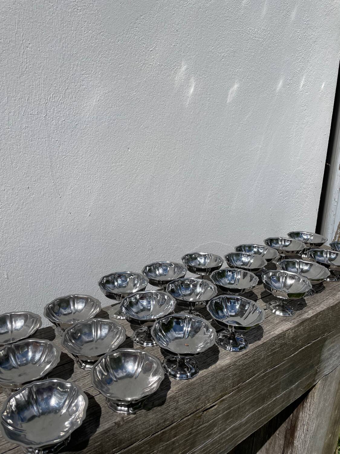 Set of 22 stainless steel cups