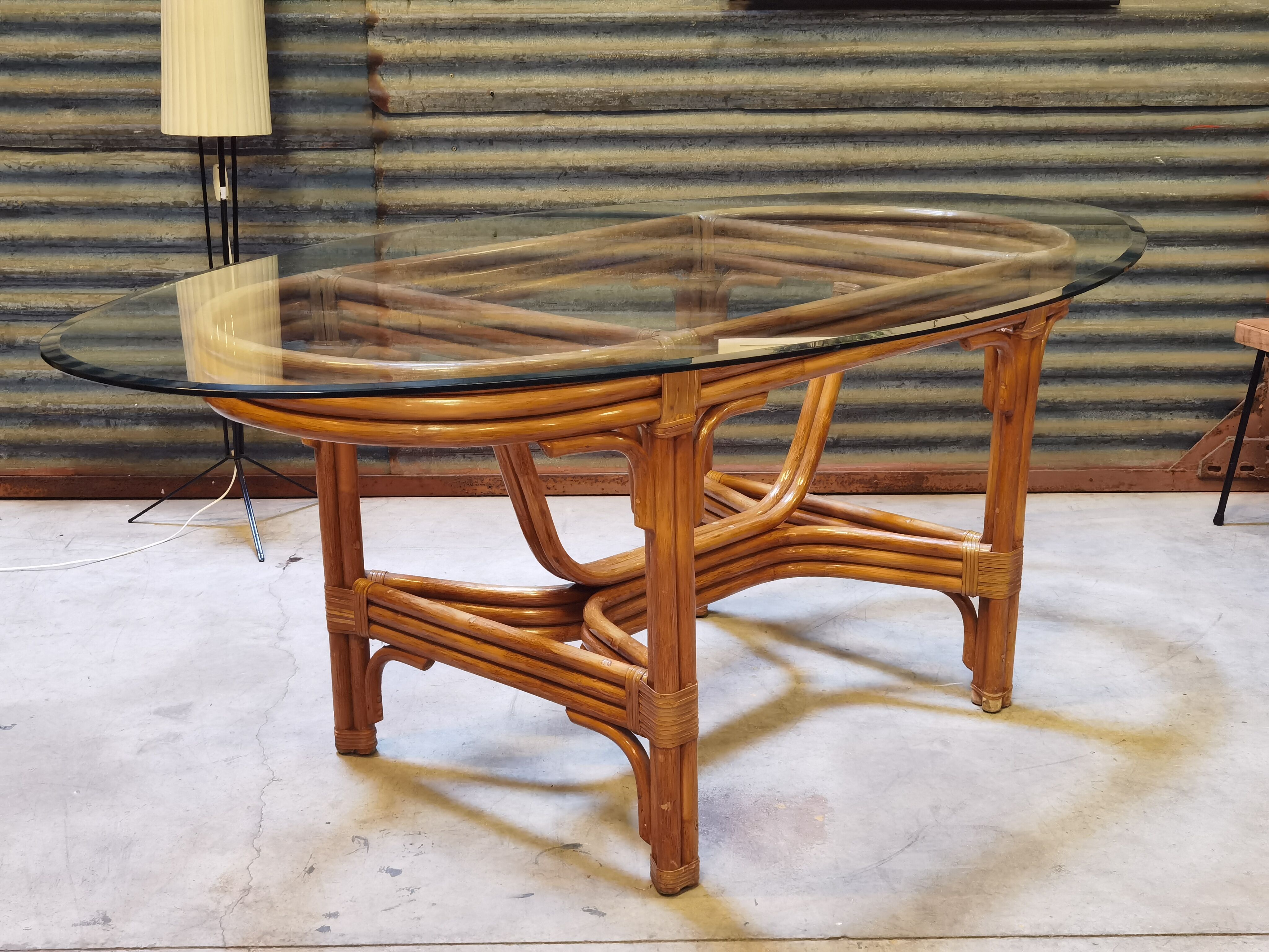 Dining table in rattan and glass 1960