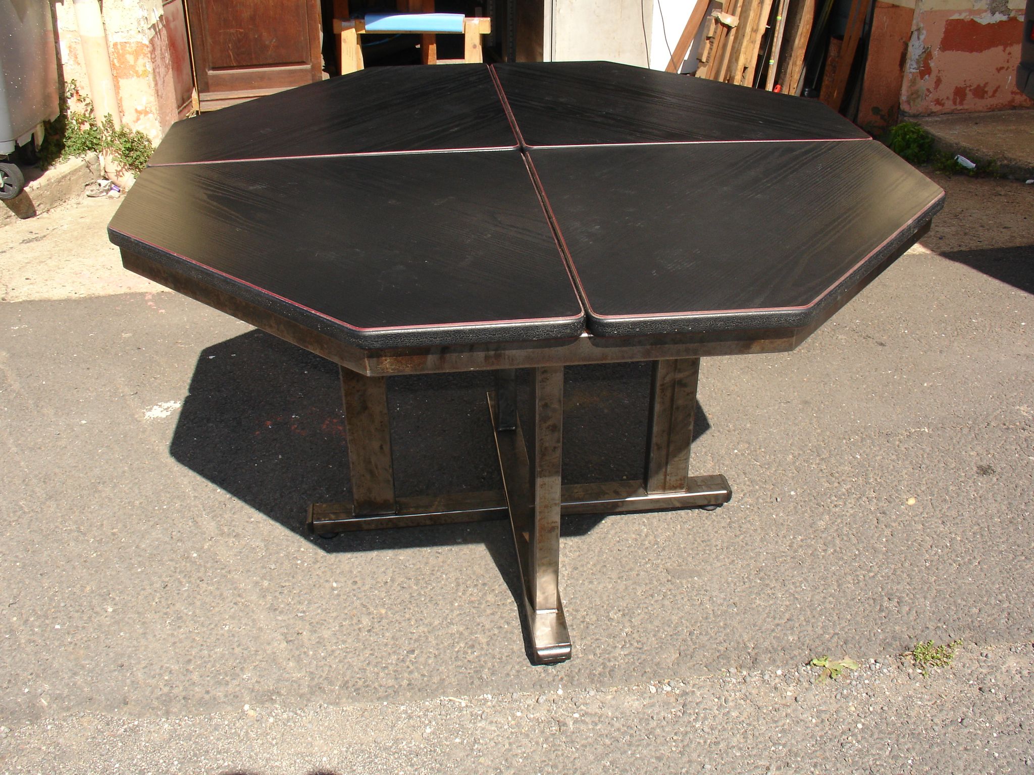 Table vers 1980 en acier et stratifié frène noir