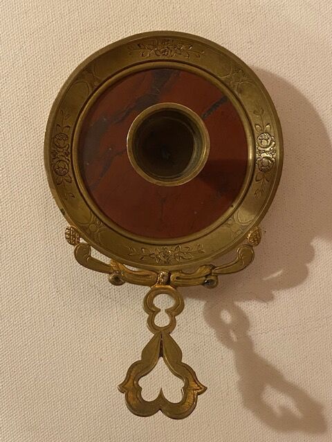 Hand-held rat tail in gilded brass and red marble