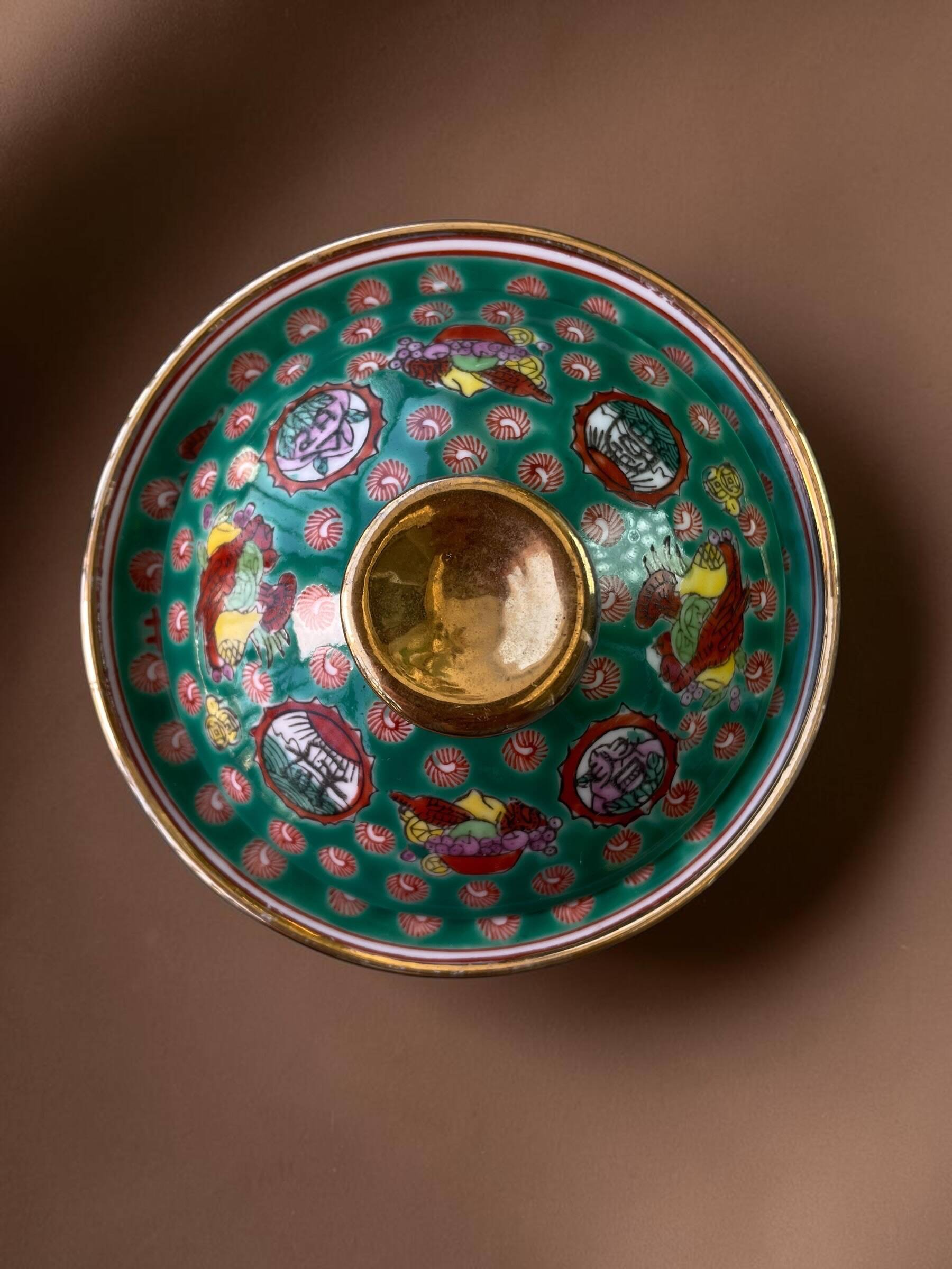 Small covered Chinese porcelain dish, Wan Shou decoration, 1970s-80s.