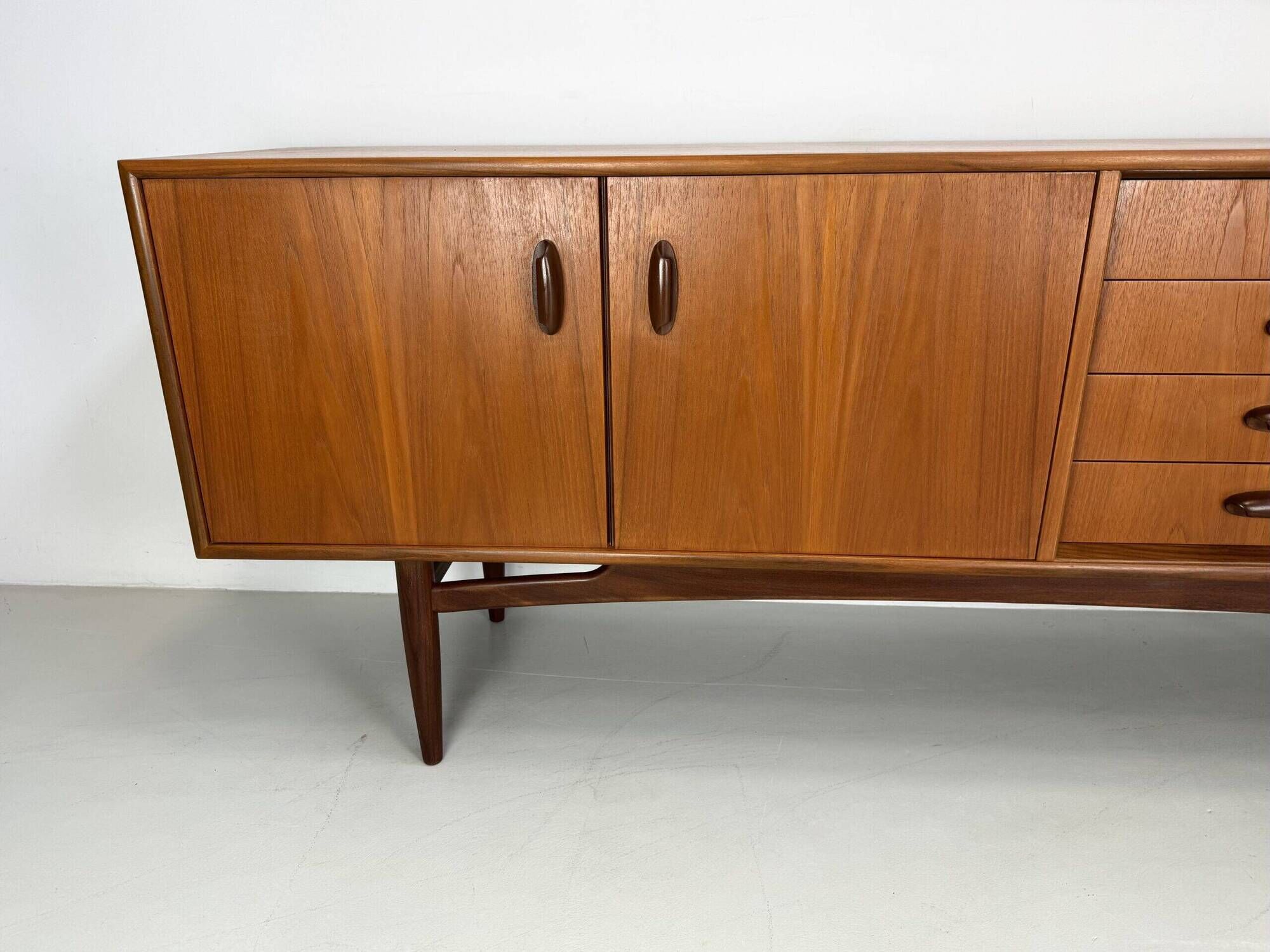 Buffet vintage G-Plan.
