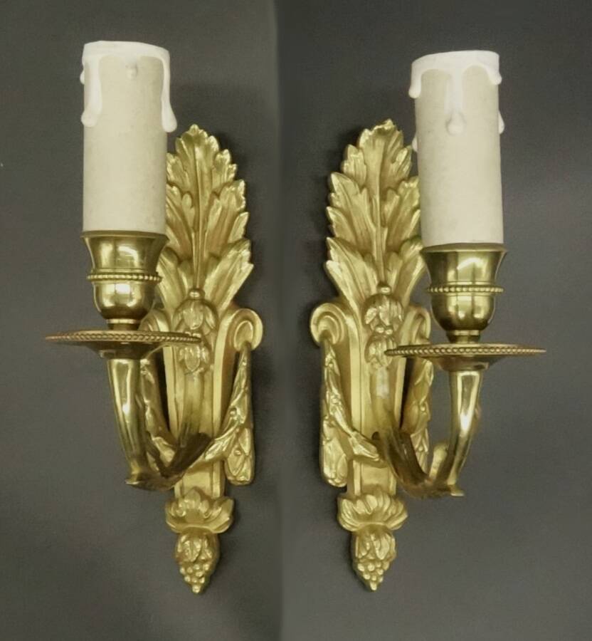 Pair of Louis XVI style wall lights from Hettier & Vincent