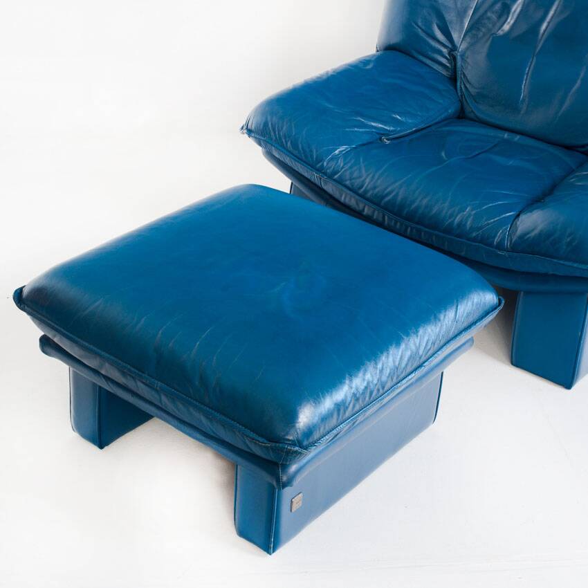 Vintage blue leather armchair and pouf by Nicoletti Salotti - Italy 80s