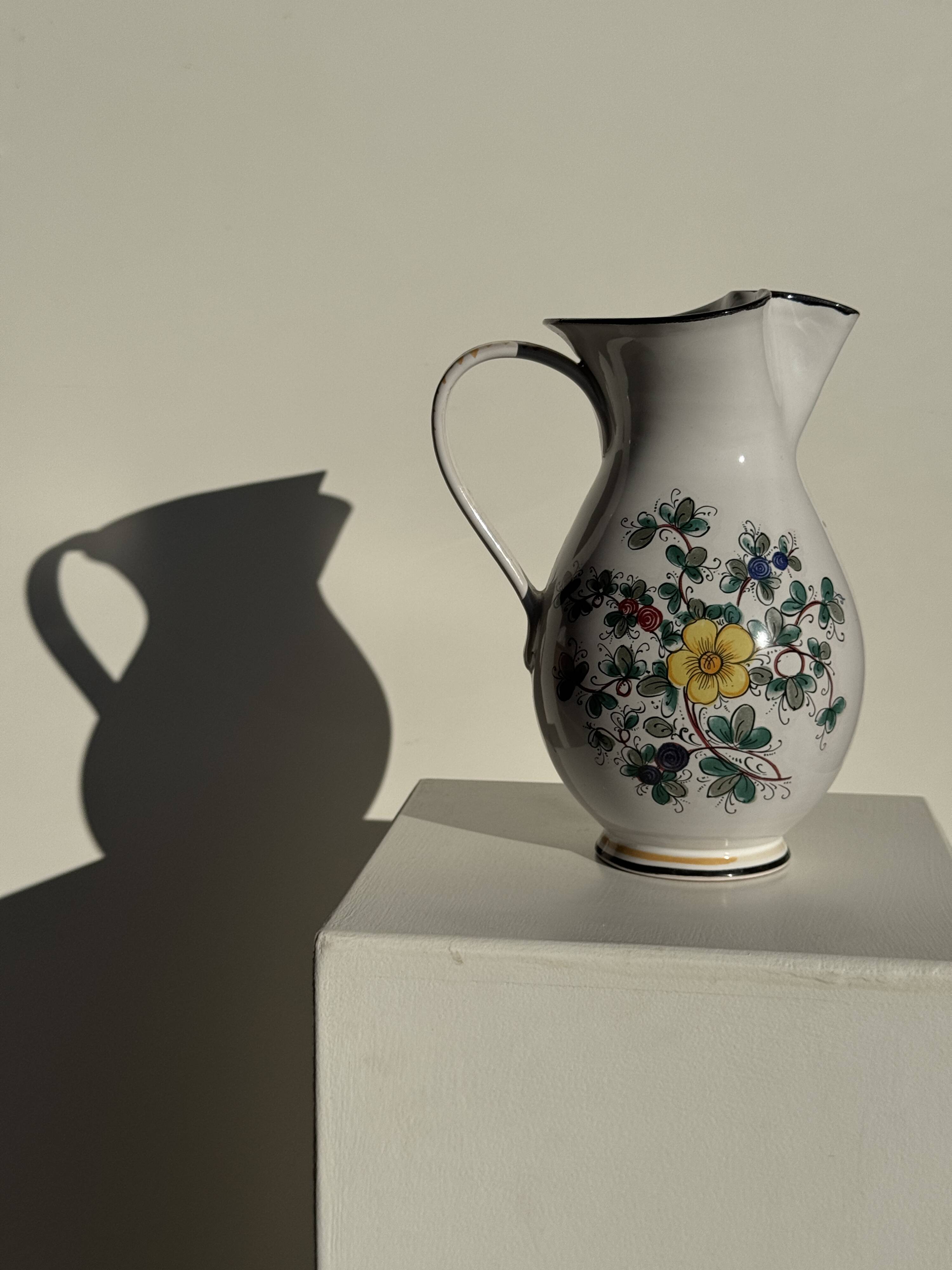Large ceramic flower bouquet jug H23