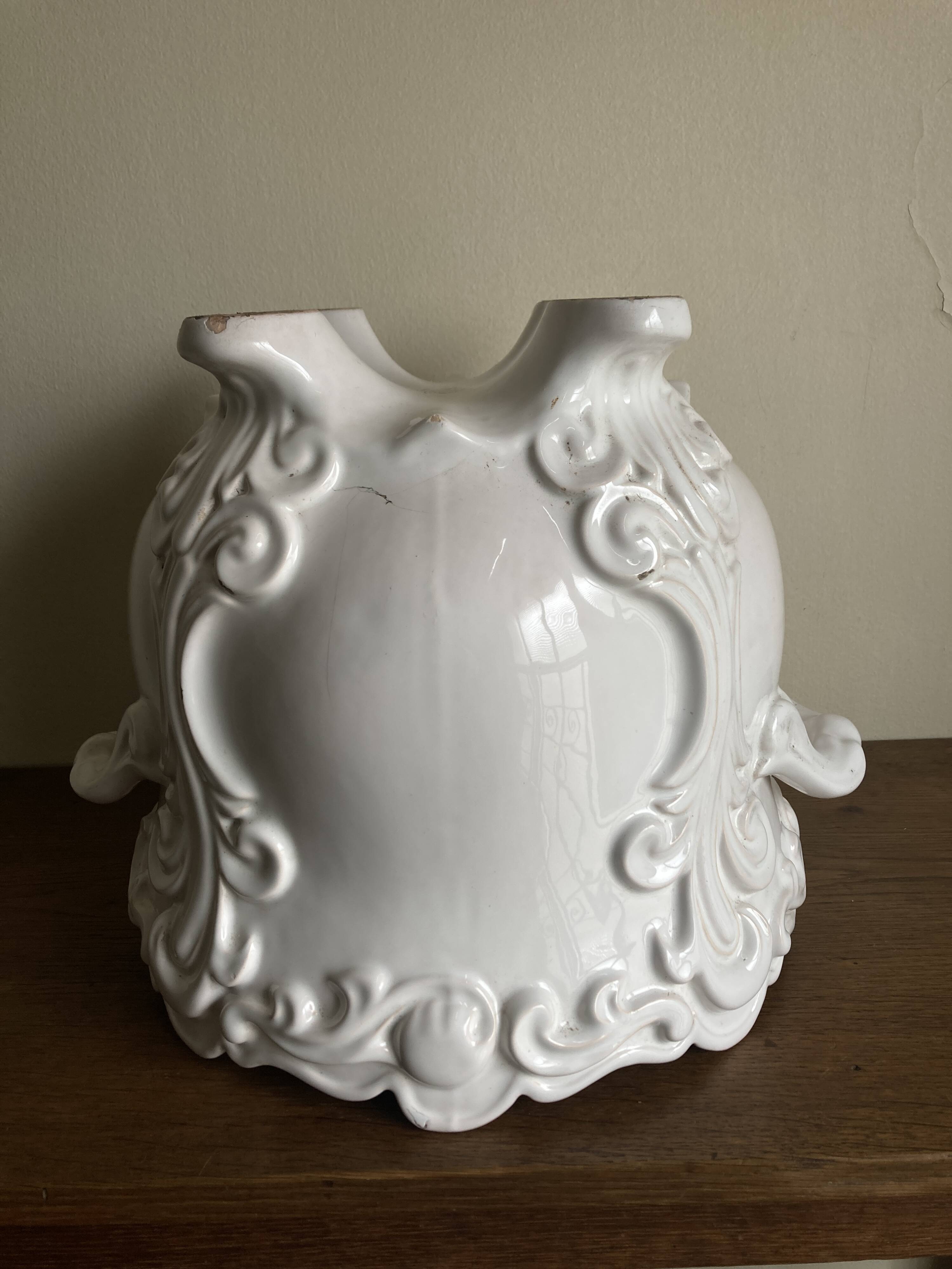 Moustiers Lallier white earthenware floor planter D30cm