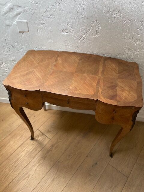 Wooden dressing table in marquetry