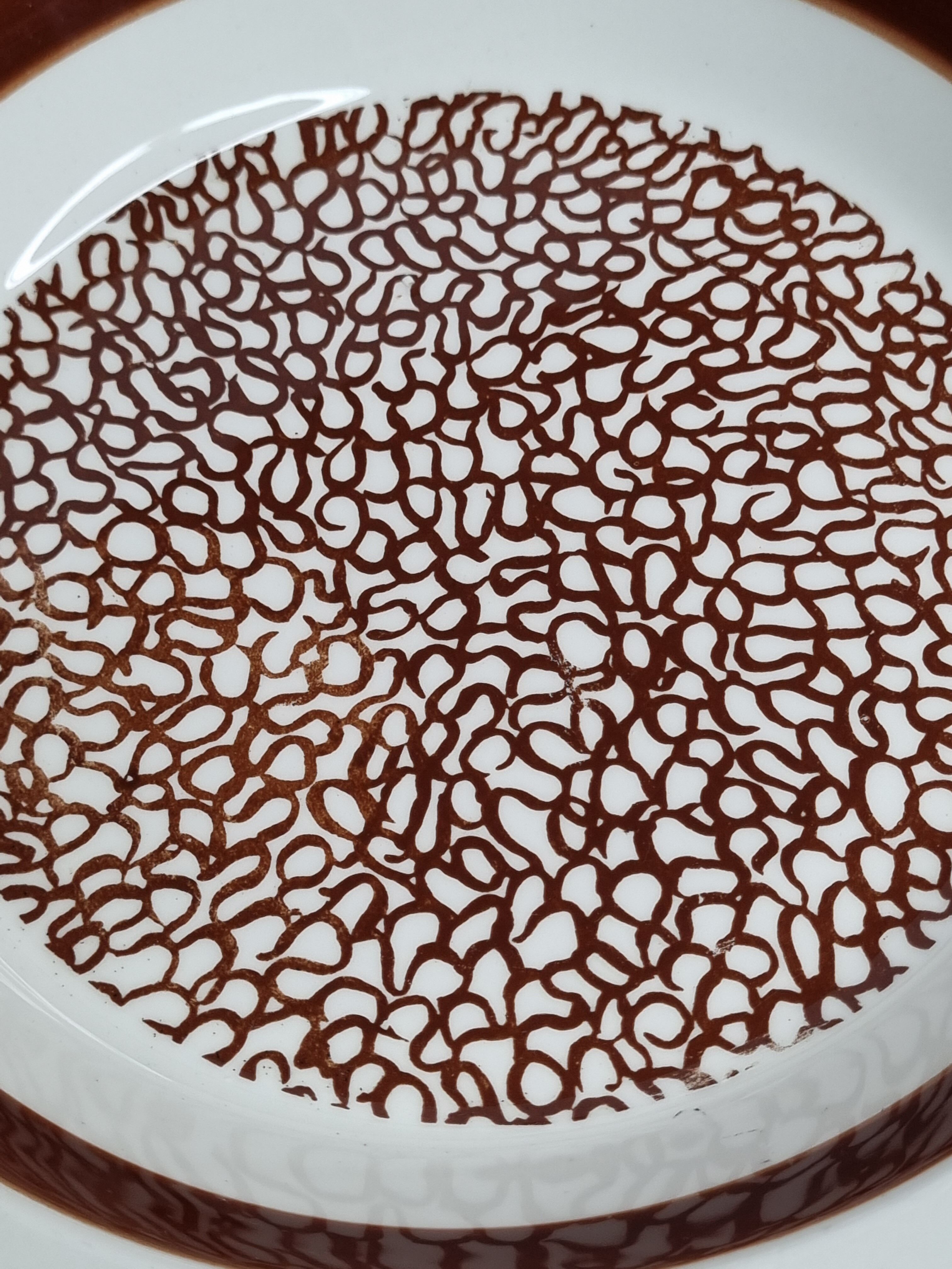 Pair of vintage hollow plates design of the faience factory of Gien