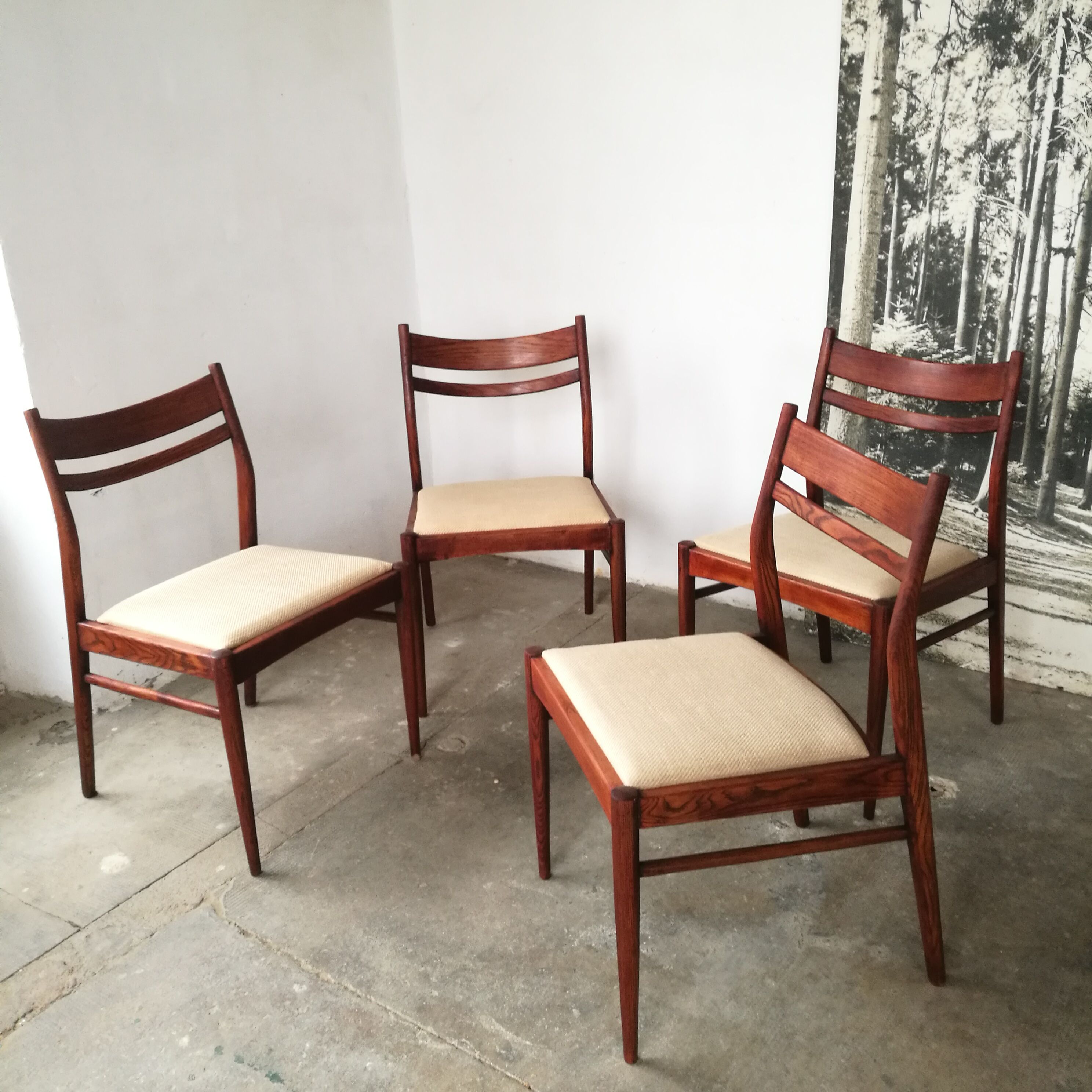 Set of 4 Scandinavian chairs