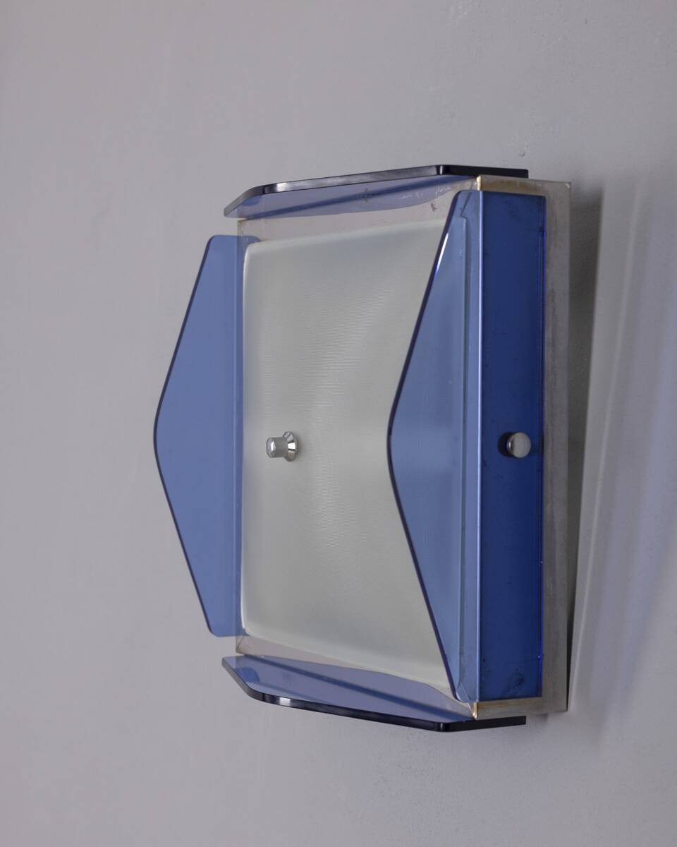 Lampe de plafond en verre bleu au design italien des années 1970.