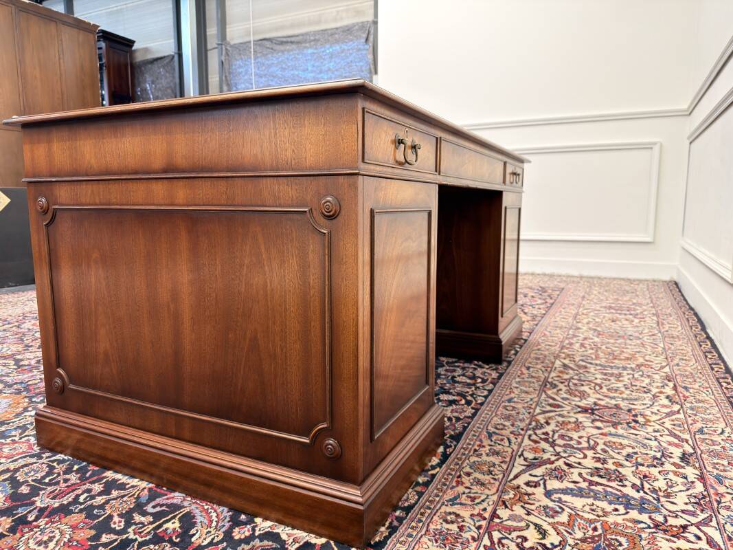 Classic English Desk with Black Inlay