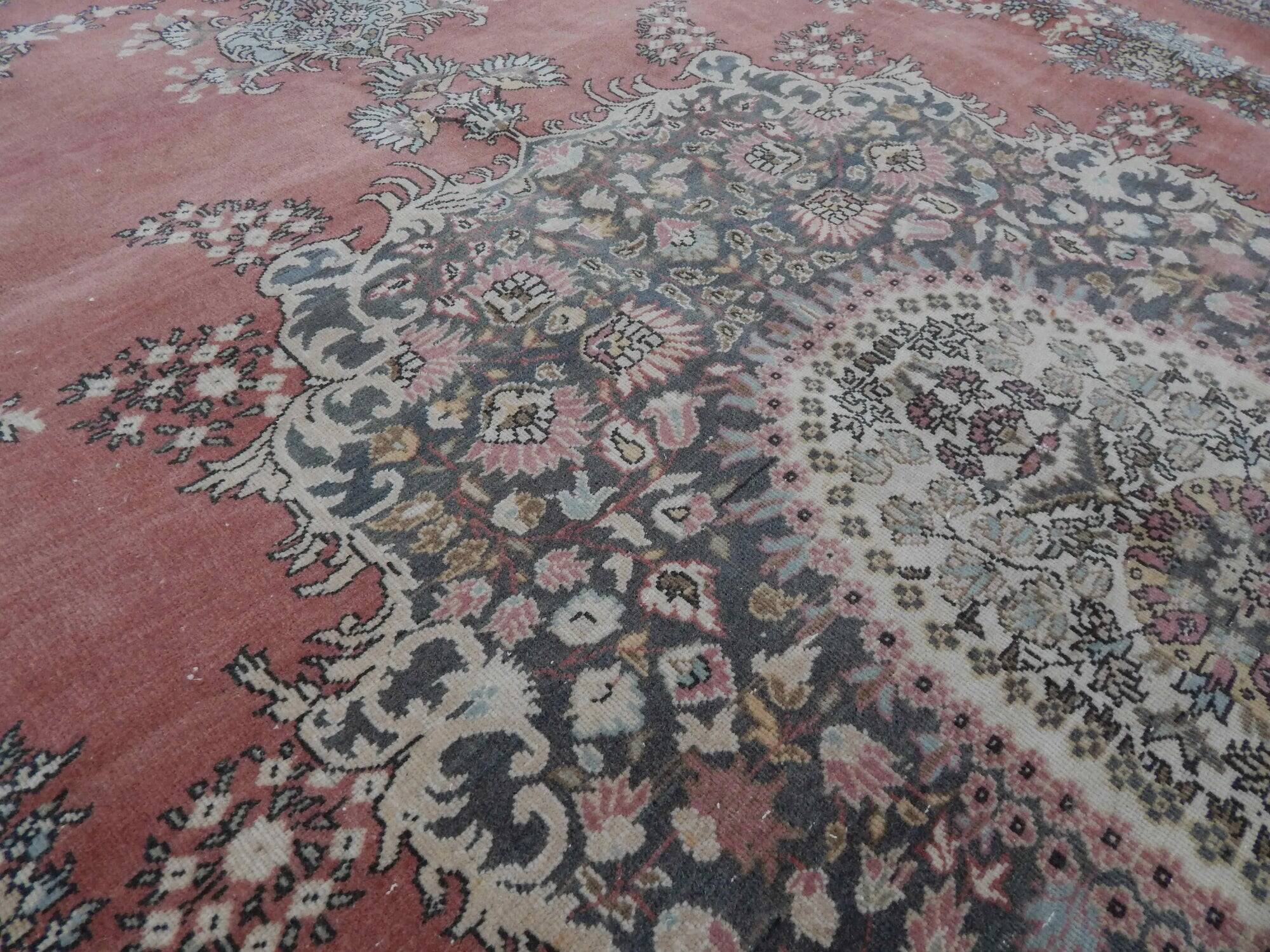 Vintage Turkish Oushak rug 245x345 cm