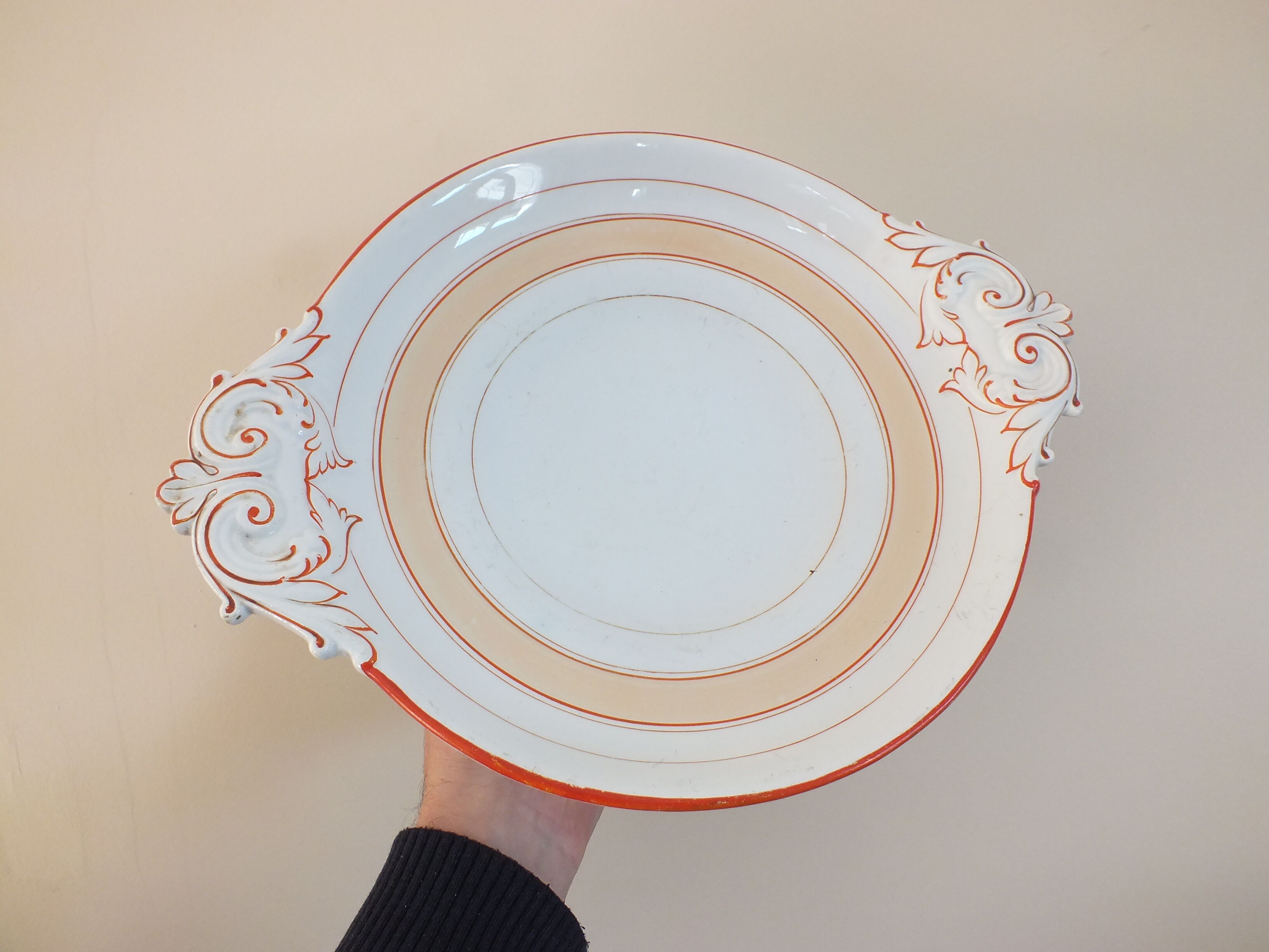 Large cup display Boch Frères Kéramis