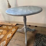 Patinated wooden pedestal table
