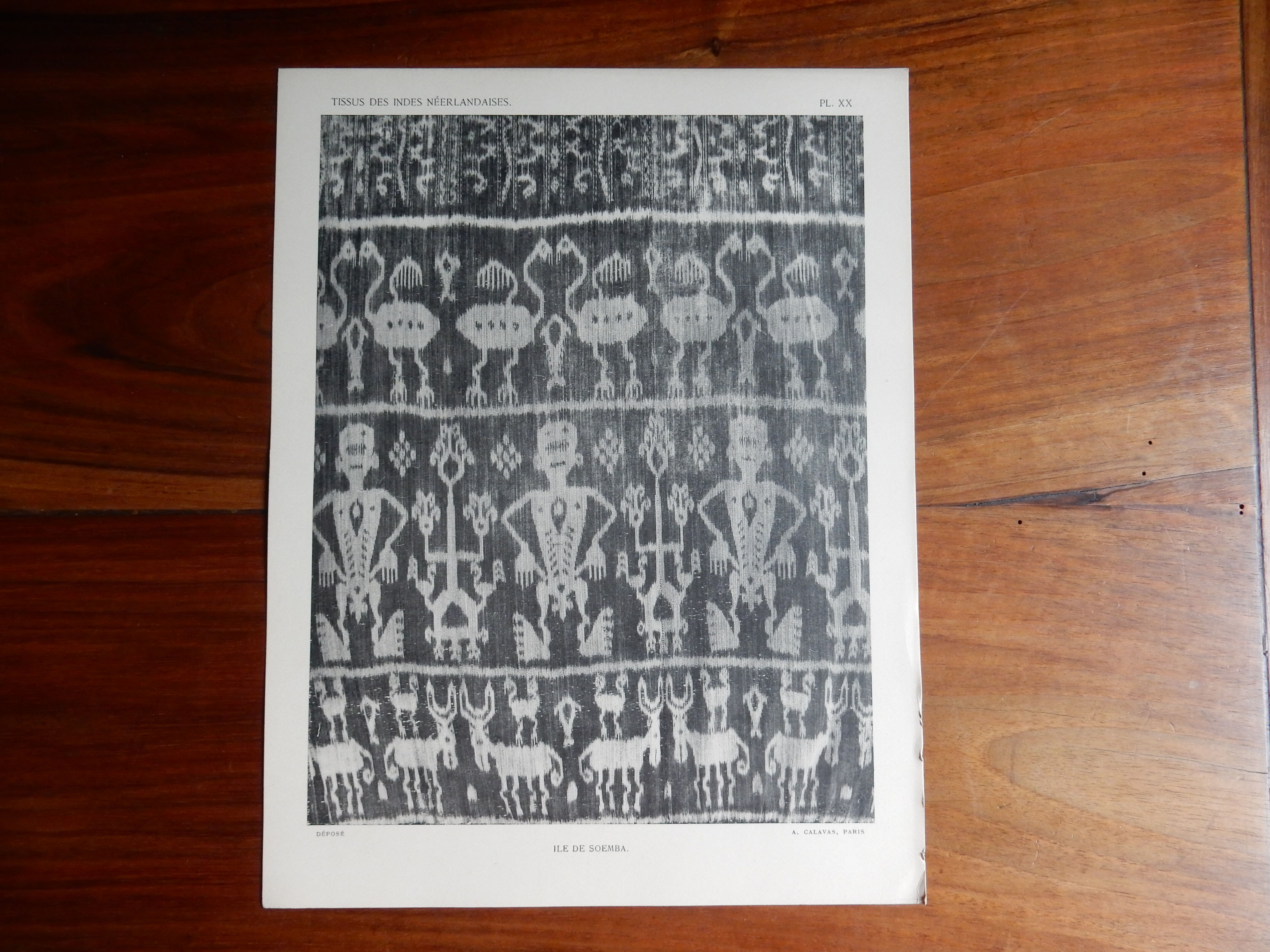 Old illustrative plate funerary fabric of the Dutch East Indies