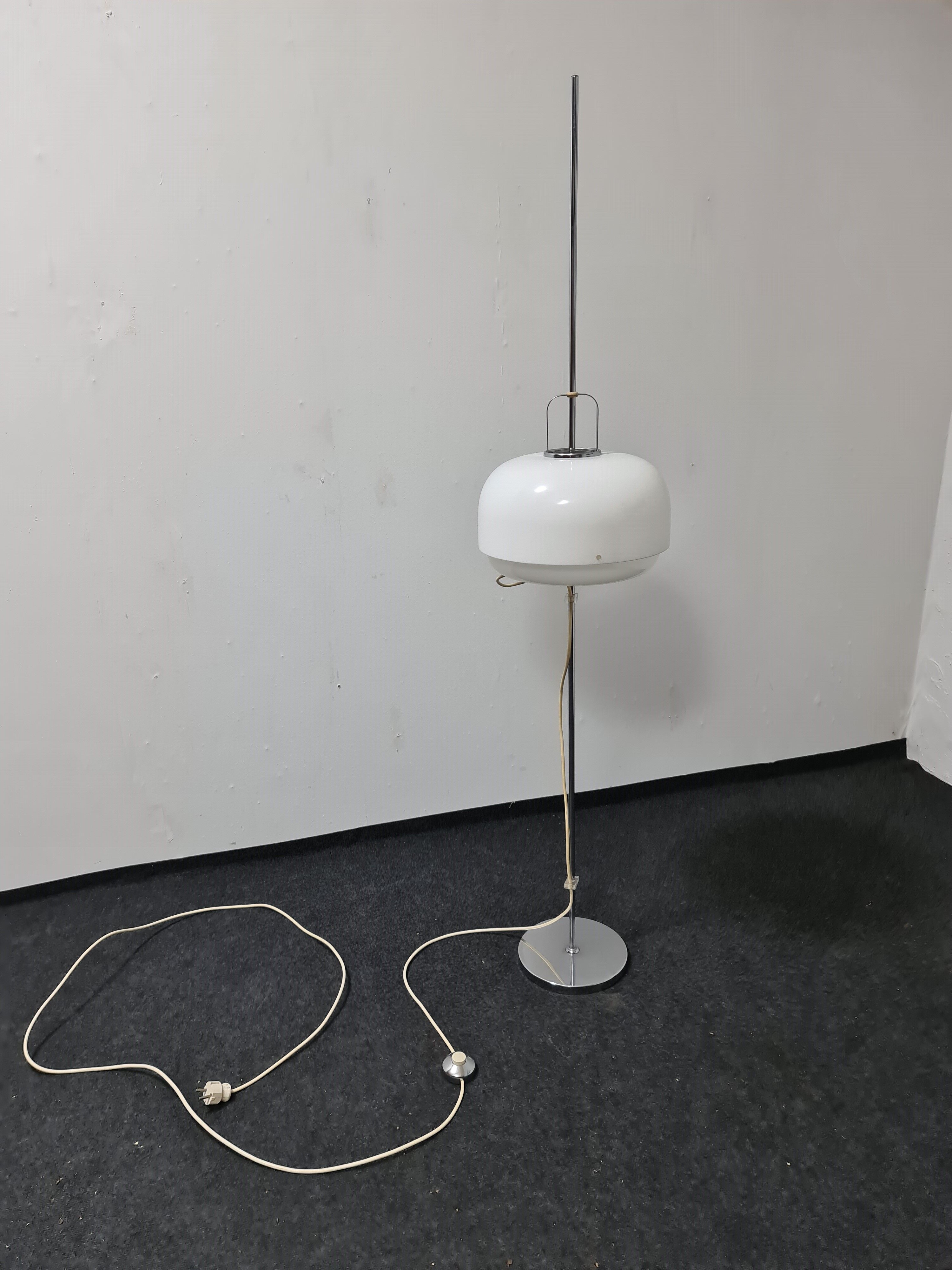 Vintage space age floor lamp by  Luigi Massoni