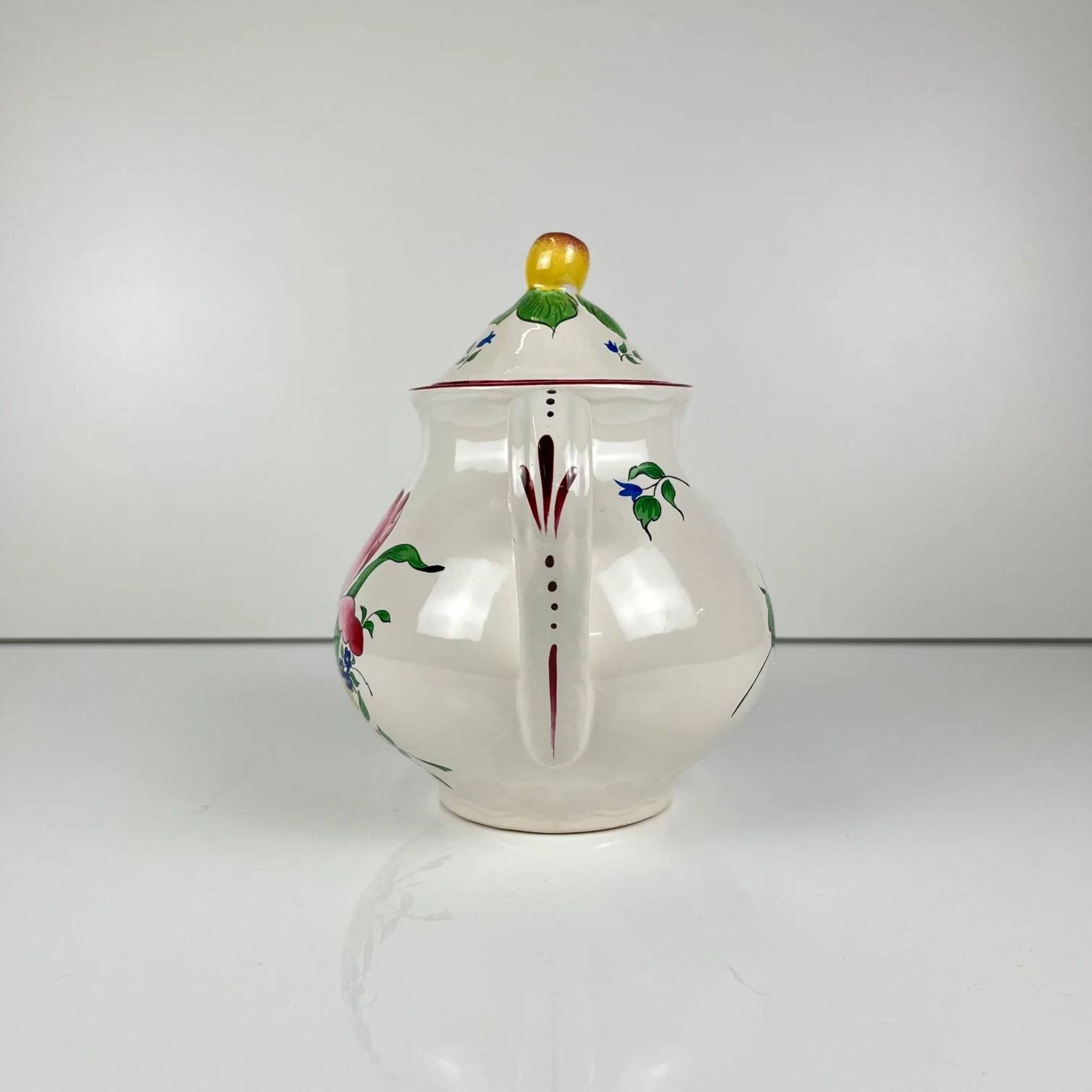 Small teapot KG Lunéville, model "Réverbère", tulip pattern.