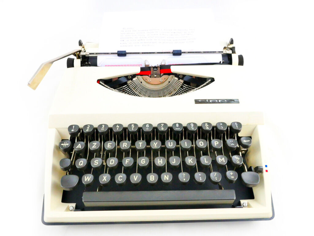 Triumph Adler Tippa white typewriter