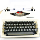 Triumph Adler Tippa white typewriter