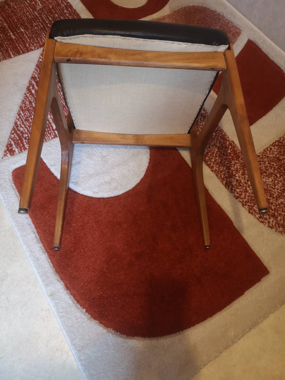 2 Scandinavian chairs