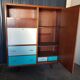 Armoire vintage en bois rouge style scandinave