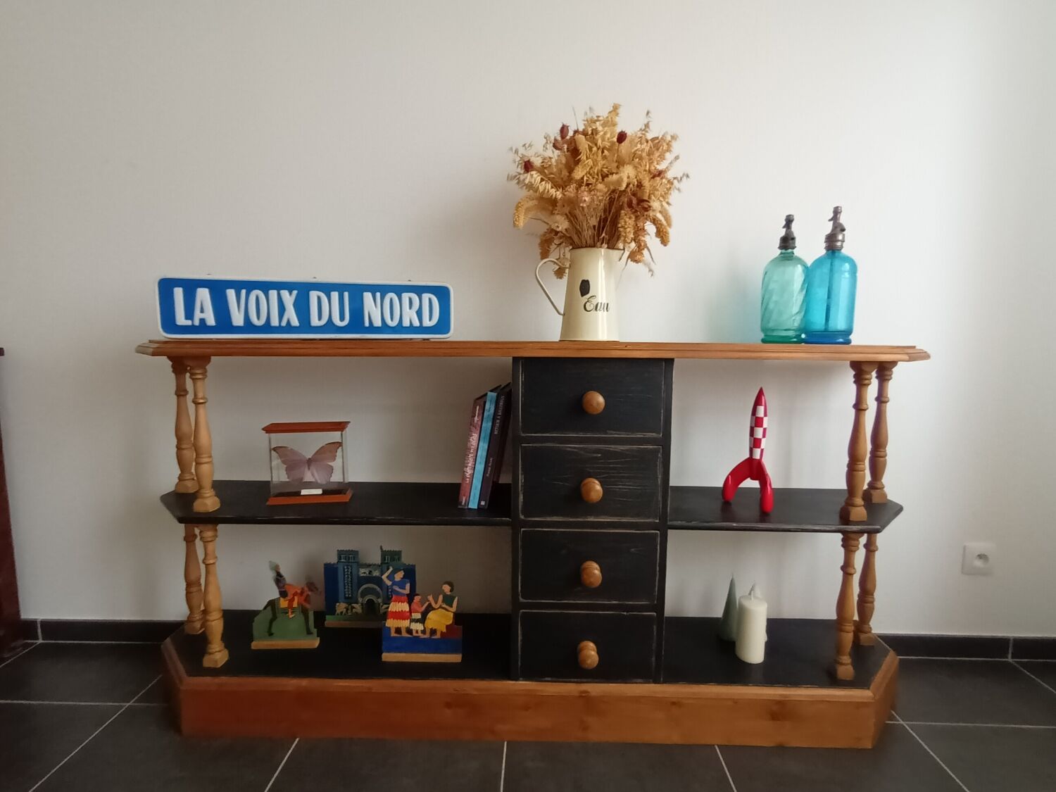 Draper's trade furniture