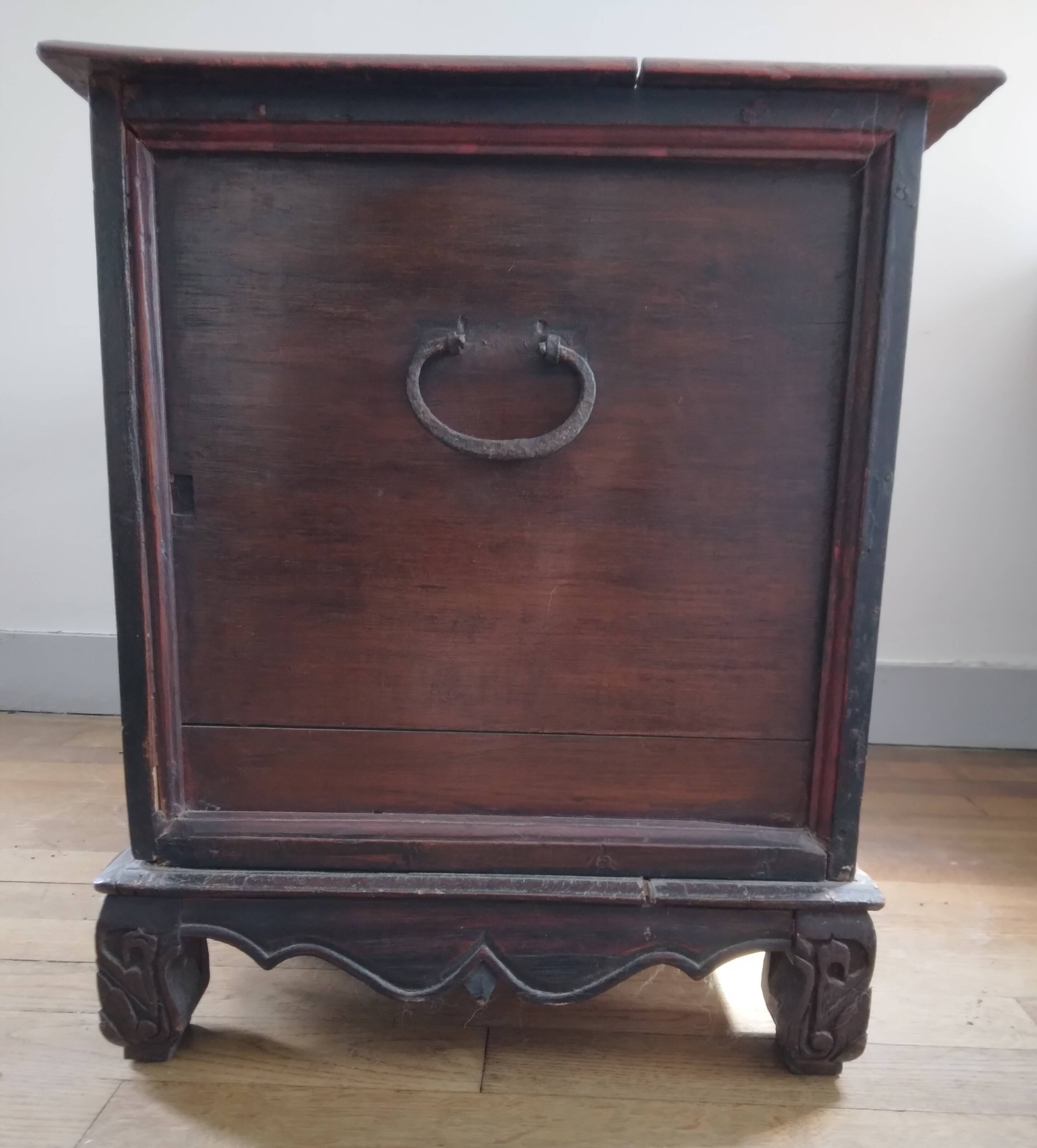 19th century Chinese chest