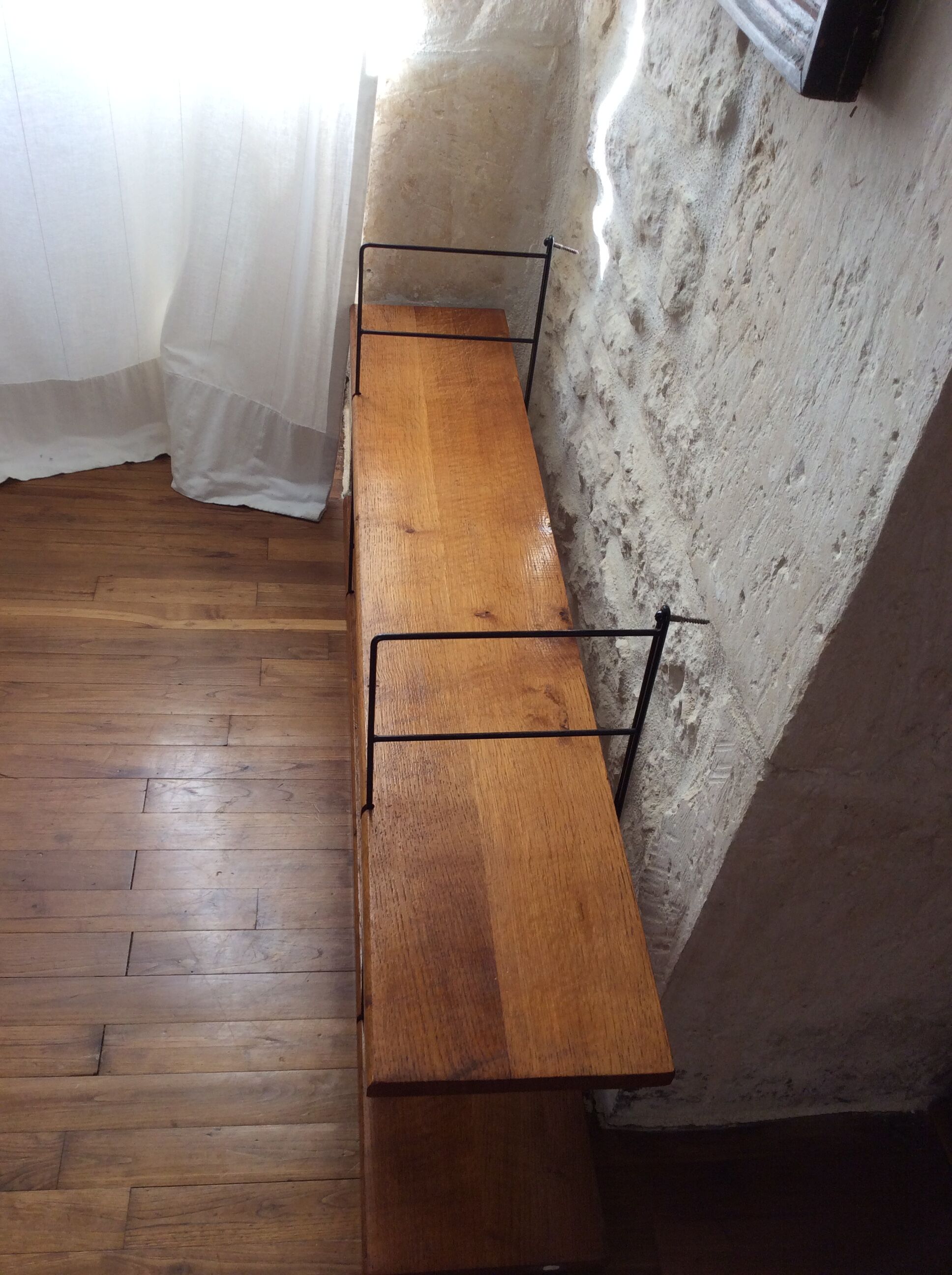 String shelves metal and wood structure