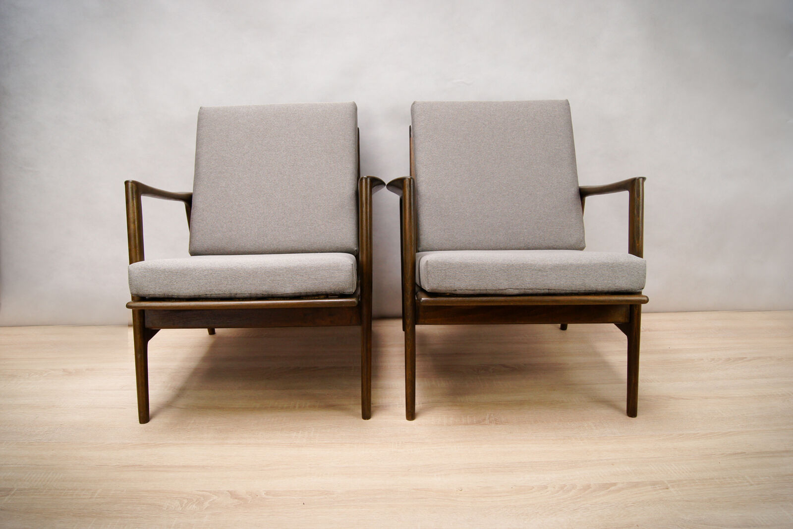 Model 300-139 Armchairs by Swarzędzka, 1960s, Set of 2