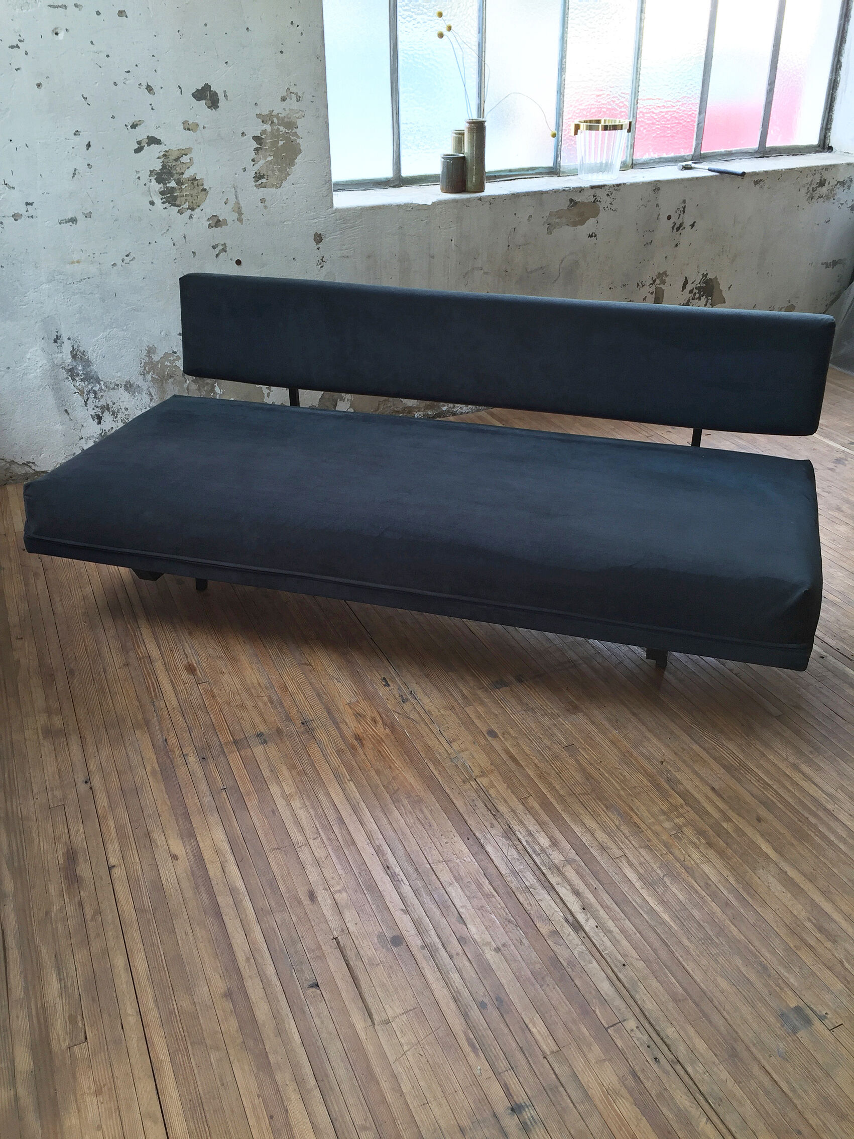 André Simard bench sofa for Airborne