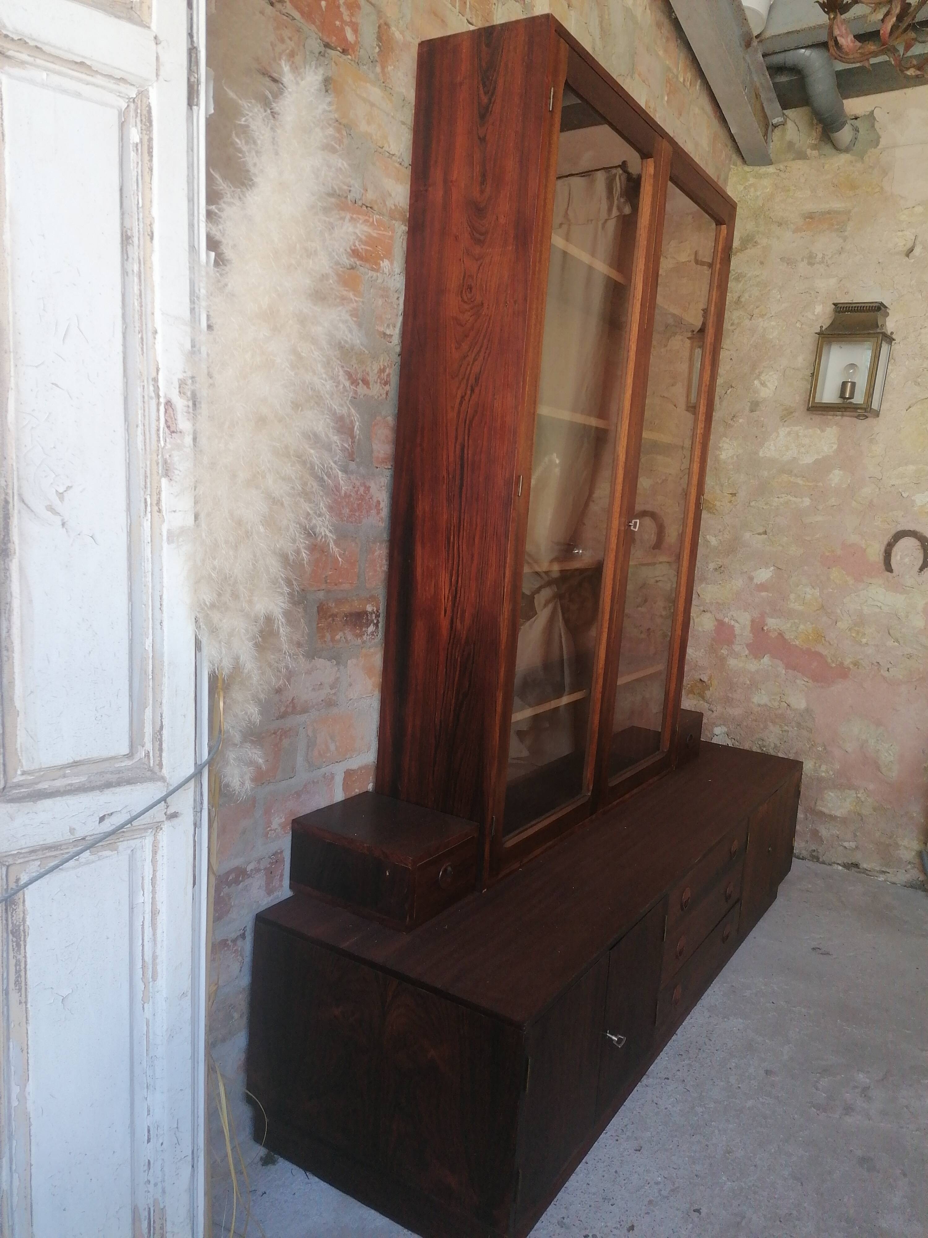 Enfilade scandinave avec vitrine