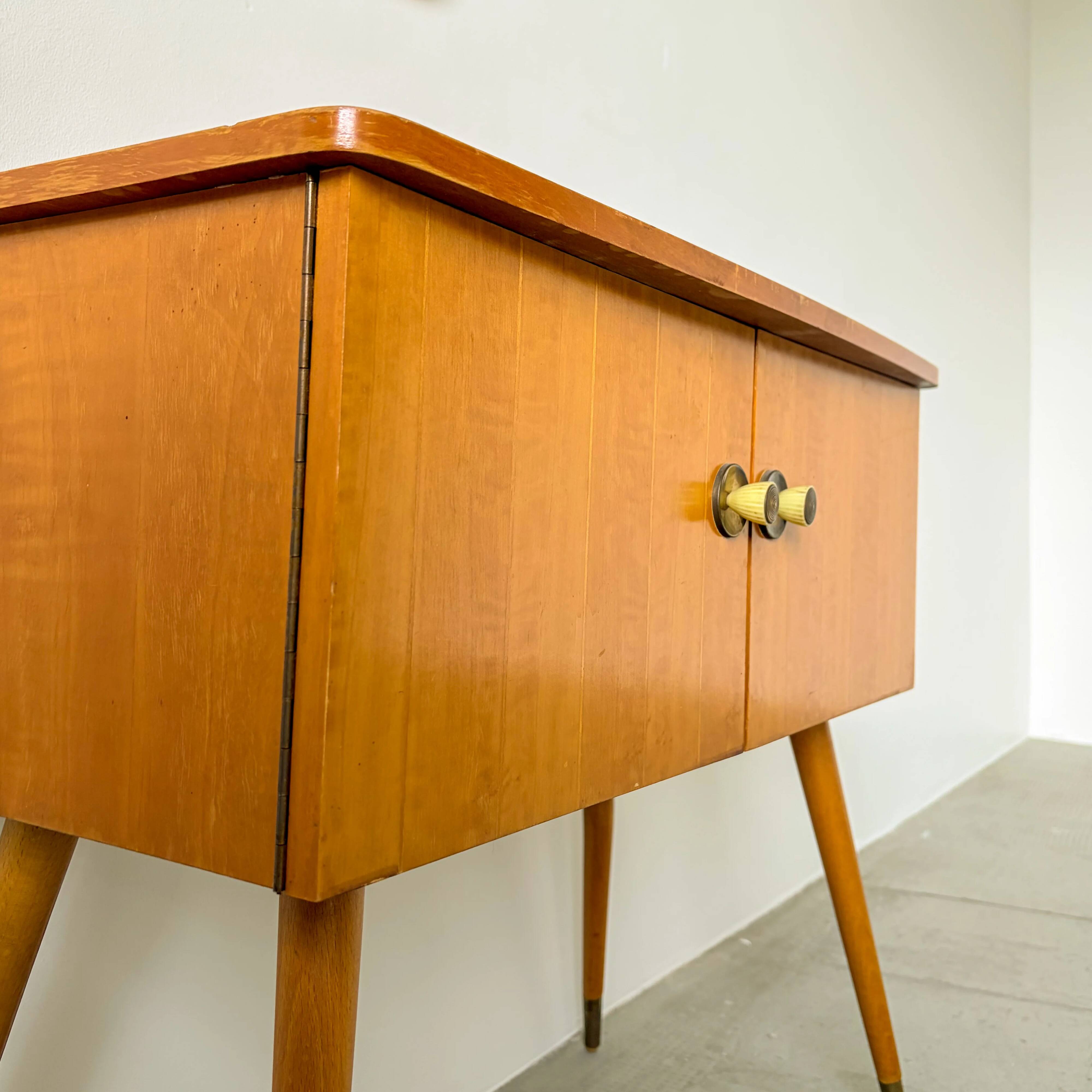 1950s retro entrance furniture