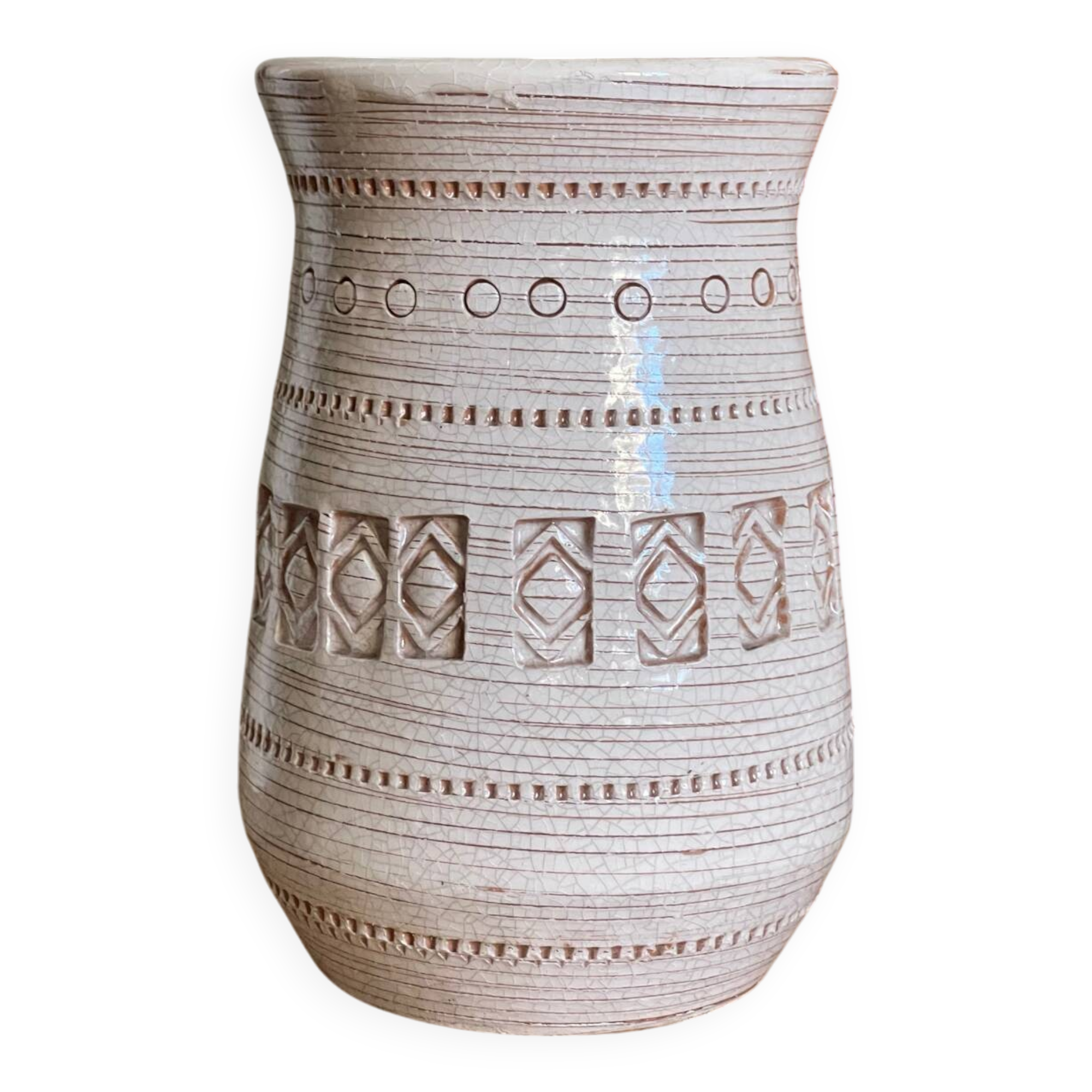 Cracked ceramic vase after Jean Besnard