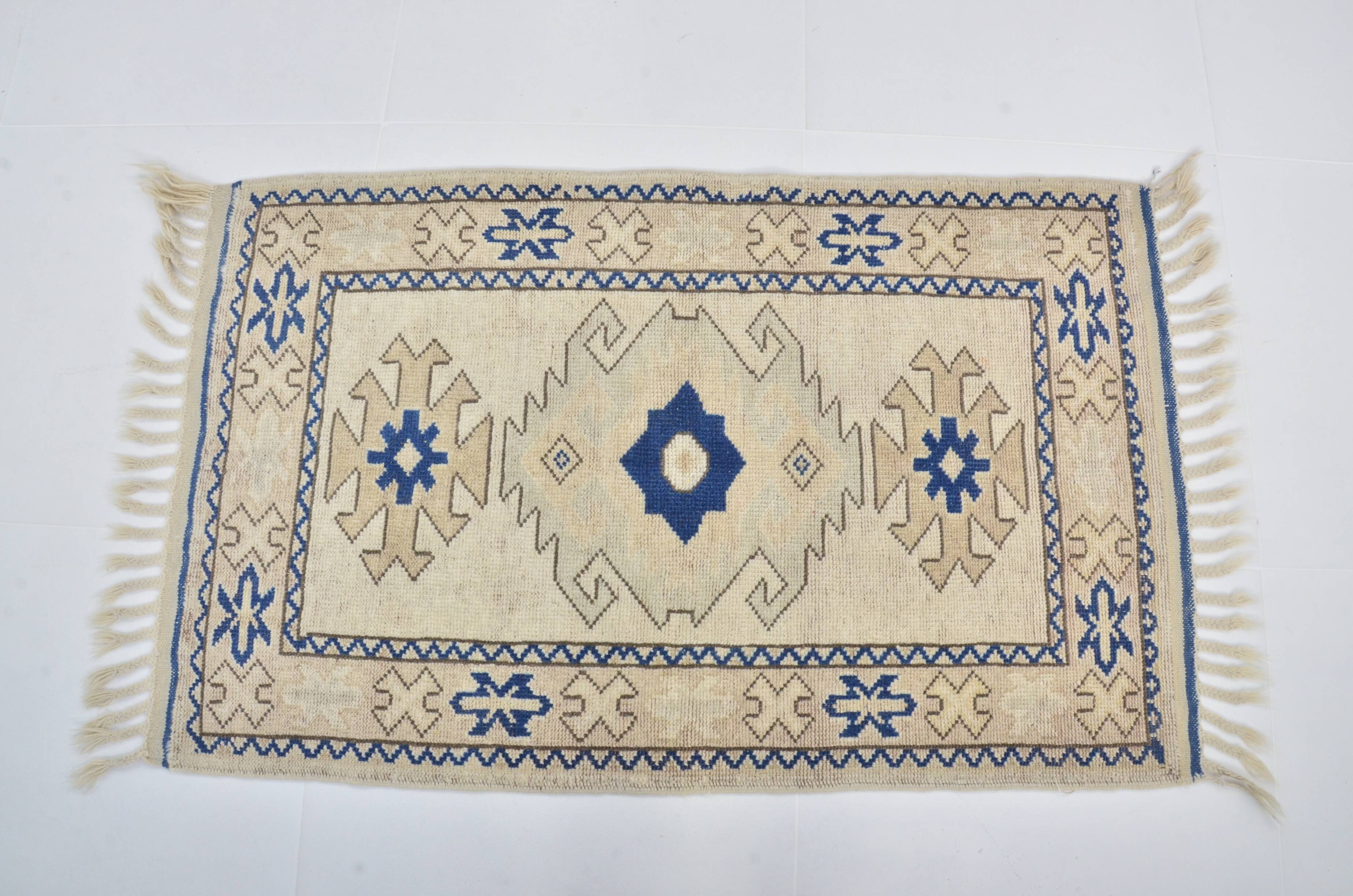 Vintage Anatolian  wool Rug sku 3449