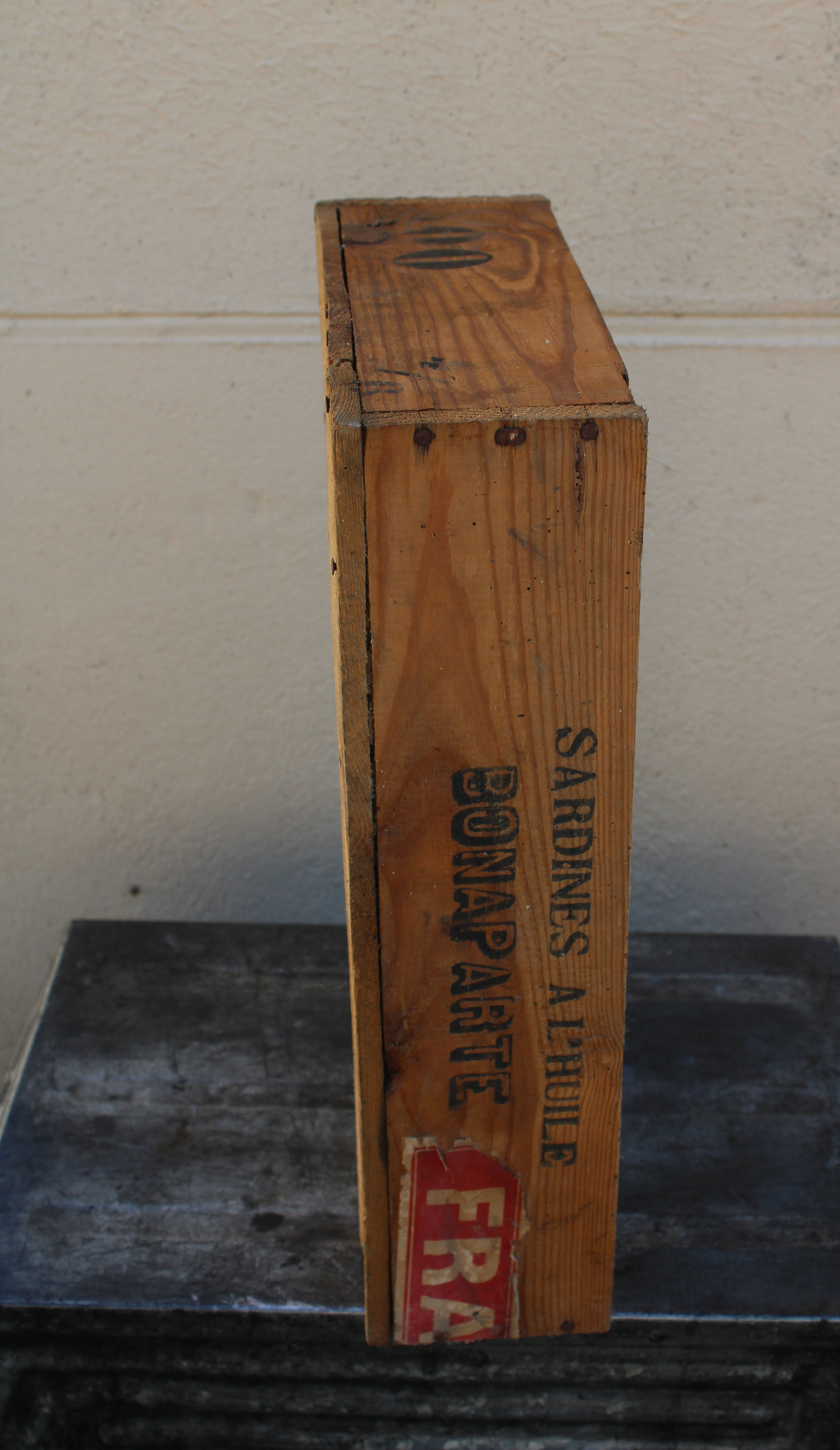 Wooden crate "Sardines Bonaparte"
