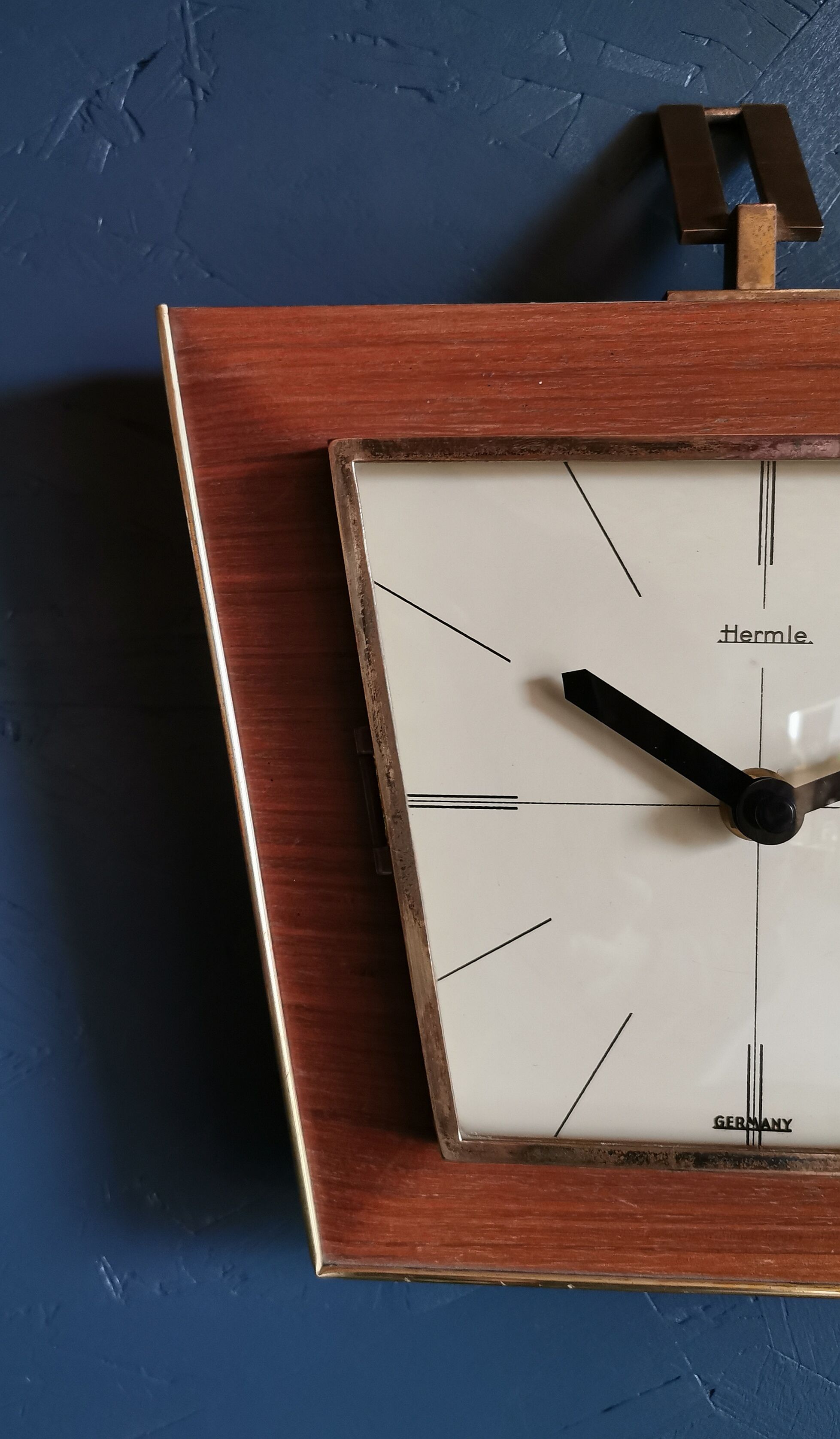 Vintage formica clock silent wall clock trapeze "Hermle gilded black wood"