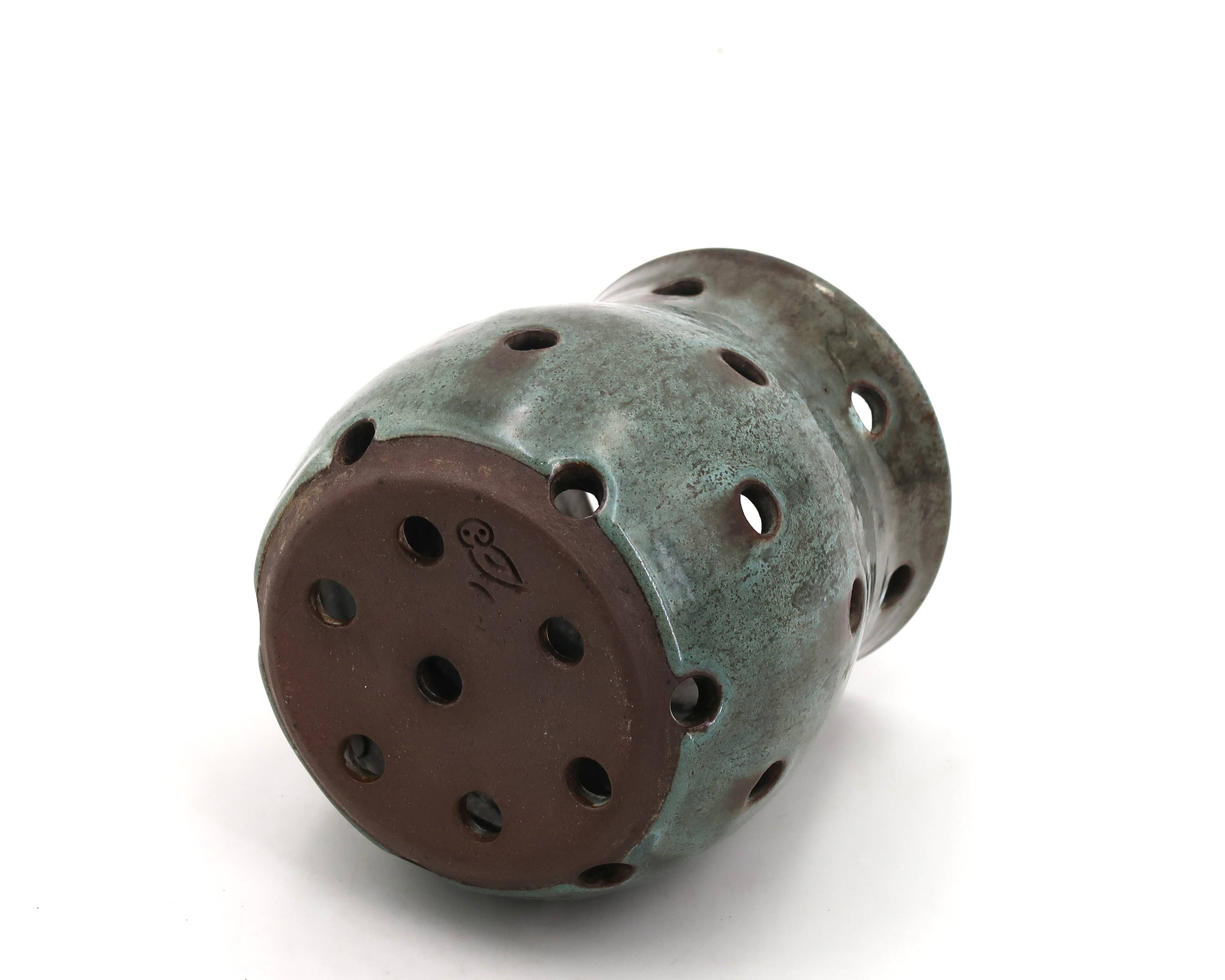 Ceramic pot for draining the cutlery of Jeanne and Norbert Pierlot