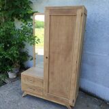 Asymmetrical cabinet